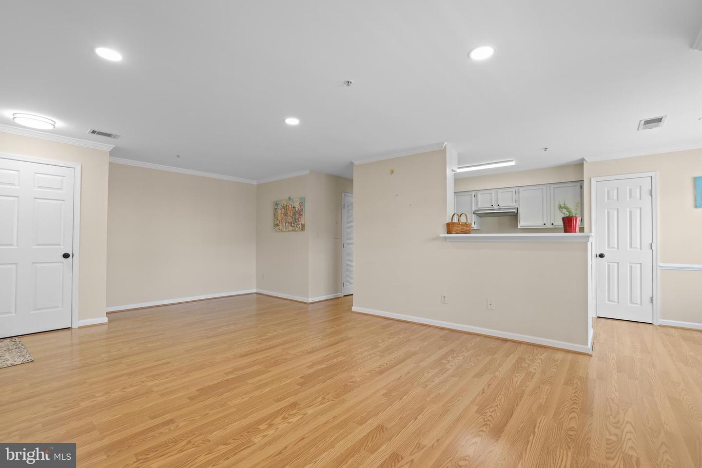 11014 KOMAN CIR #104, MANASSAS, Virginia 20109, 2 Bedrooms Bedrooms, ,2 BathroomsBathrooms,Residential,For sale,11014 KOMAN CIR #104,VAPW2099796 MLS # VAPW2099796