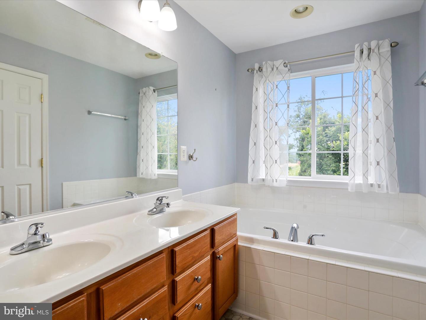 540 HOTCHKISS DR, WOODSTOCK, Virginia 22664, 3 Bedrooms Bedrooms, ,3 BathroomsBathrooms,Residential,For sale,540 HOTCHKISS DR,VASH2012070 MLS # VASH2012070