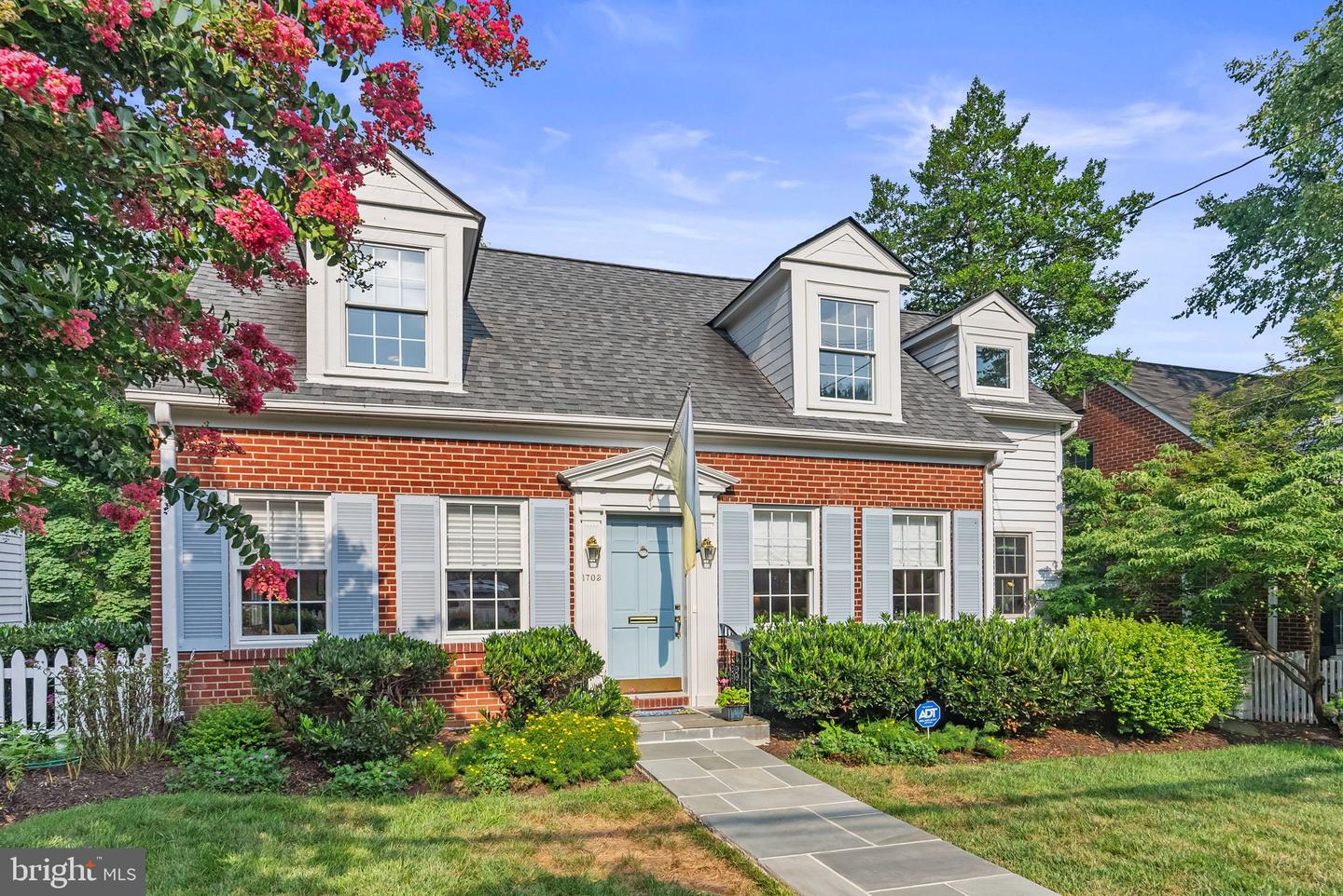 1703 RUSSELL RD, ALEXANDRIA, Virginia 22301, 3 Bedrooms Bedrooms, ,3 BathroomsBathrooms,Residential,For sale,1703 RUSSELL RD,VAAX2047816 MLS # VAAX2047816