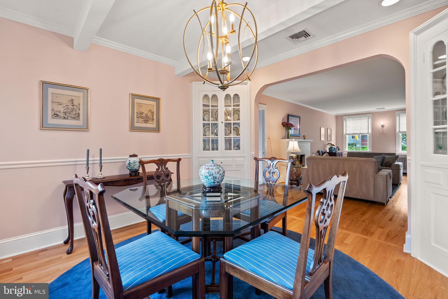 1703 RUSSELL RD, ALEXANDRIA, Virginia 22301, 3 Bedrooms Bedrooms, ,3 BathroomsBathrooms,Residential,For sale,1703 RUSSELL RD,VAAX2047816 MLS # VAAX2047816