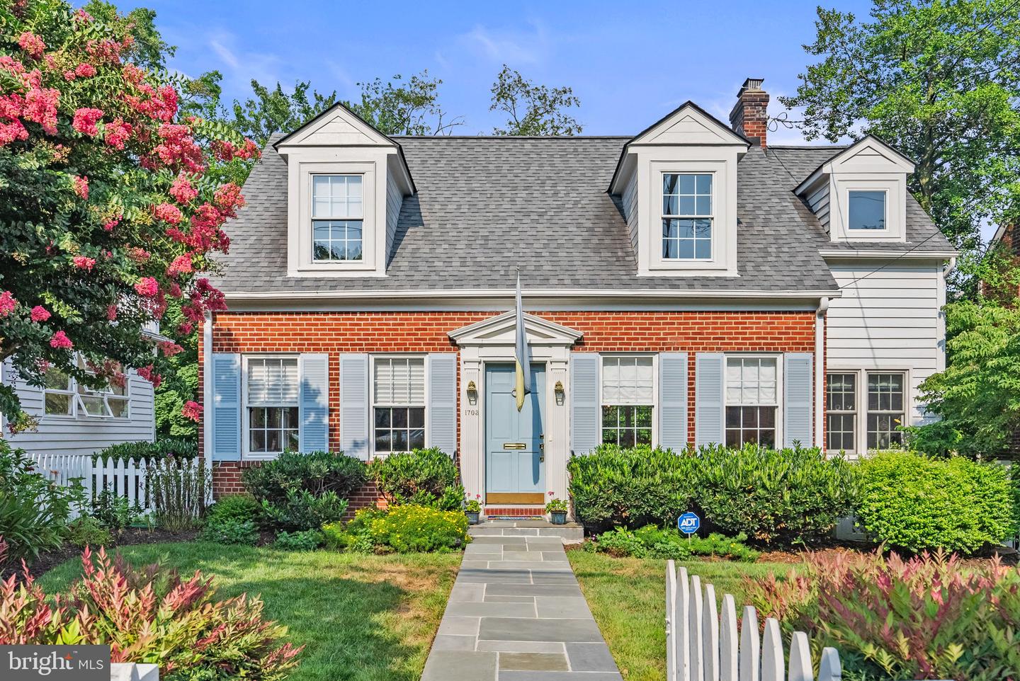 1703 RUSSELL RD, ALEXANDRIA, Virginia 22301, 3 Bedrooms Bedrooms, ,3 BathroomsBathrooms,Residential,For sale,1703 RUSSELL RD,VAAX2047816 MLS # VAAX2047816