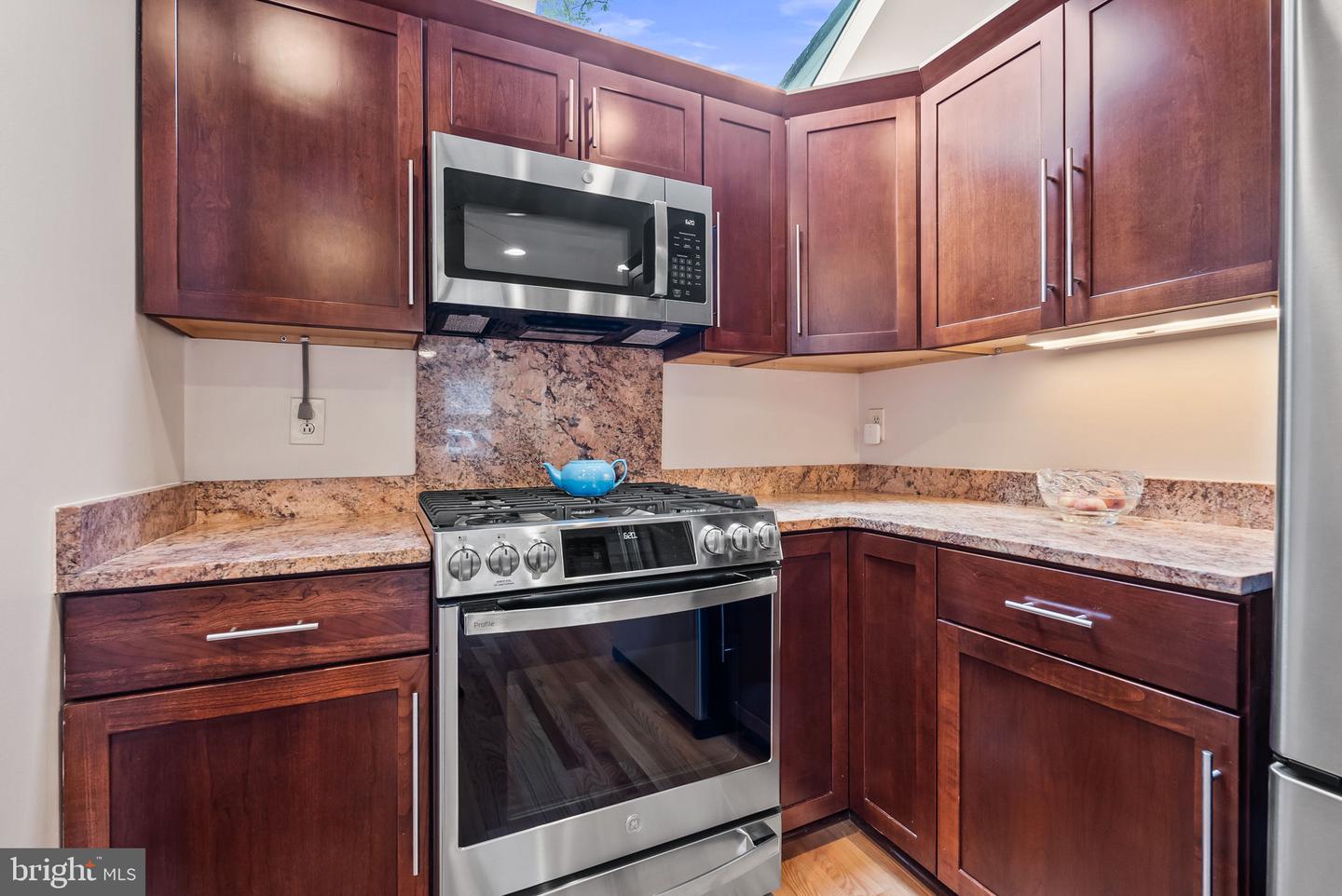 1703 RUSSELL RD, ALEXANDRIA, Virginia 22301, 3 Bedrooms Bedrooms, ,3 BathroomsBathrooms,Residential,For sale,1703 RUSSELL RD,VAAX2047816 MLS # VAAX2047816