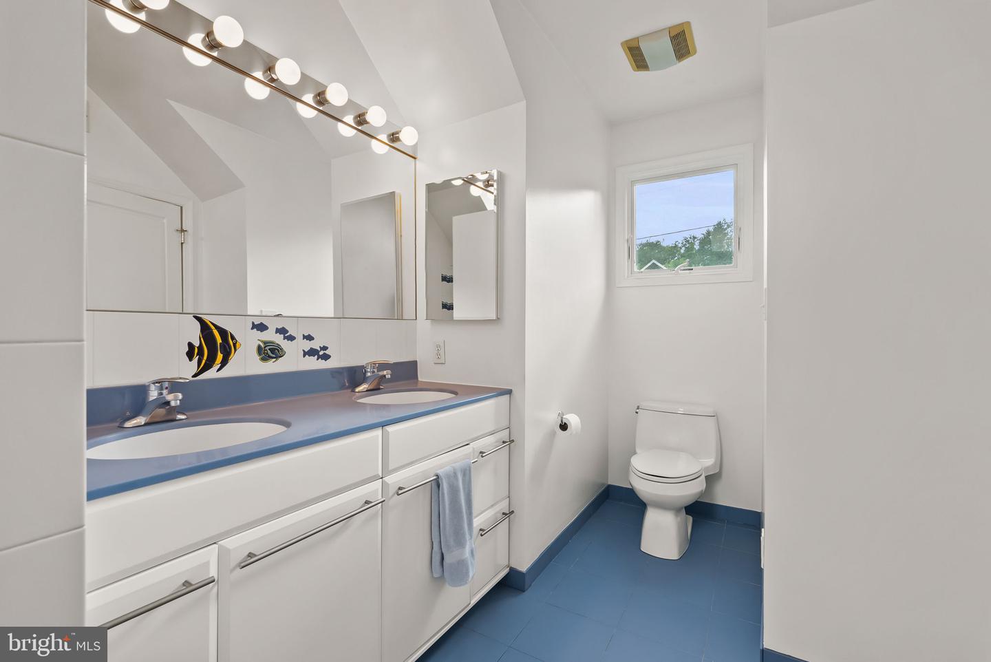1703 RUSSELL RD, ALEXANDRIA, Virginia 22301, 3 Bedrooms Bedrooms, ,3 BathroomsBathrooms,Residential,For sale,1703 RUSSELL RD,VAAX2047816 MLS # VAAX2047816