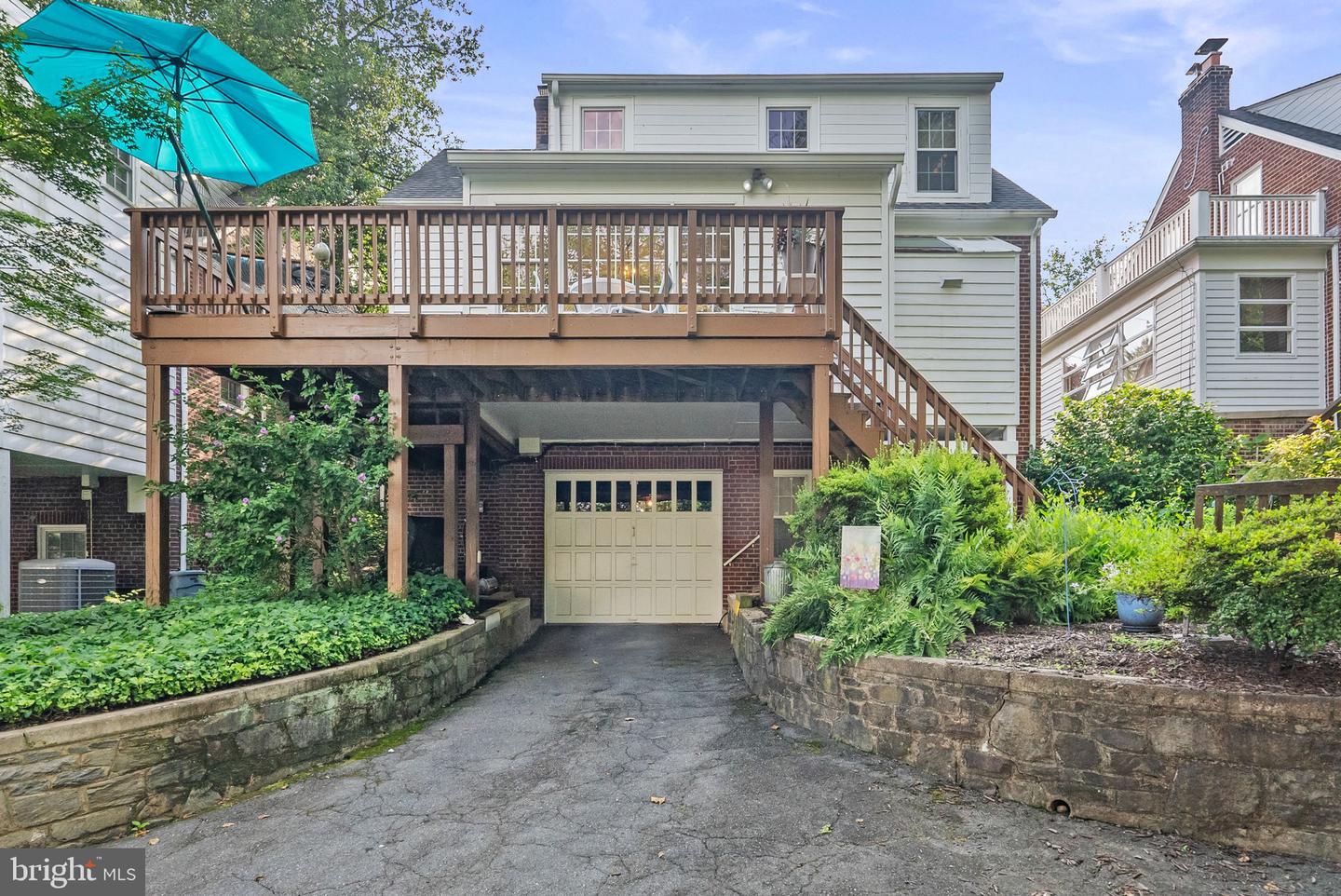 1703 RUSSELL RD, ALEXANDRIA, Virginia 22301, 3 Bedrooms Bedrooms, ,3 BathroomsBathrooms,Residential,For sale,1703 RUSSELL RD,VAAX2047816 MLS # VAAX2047816