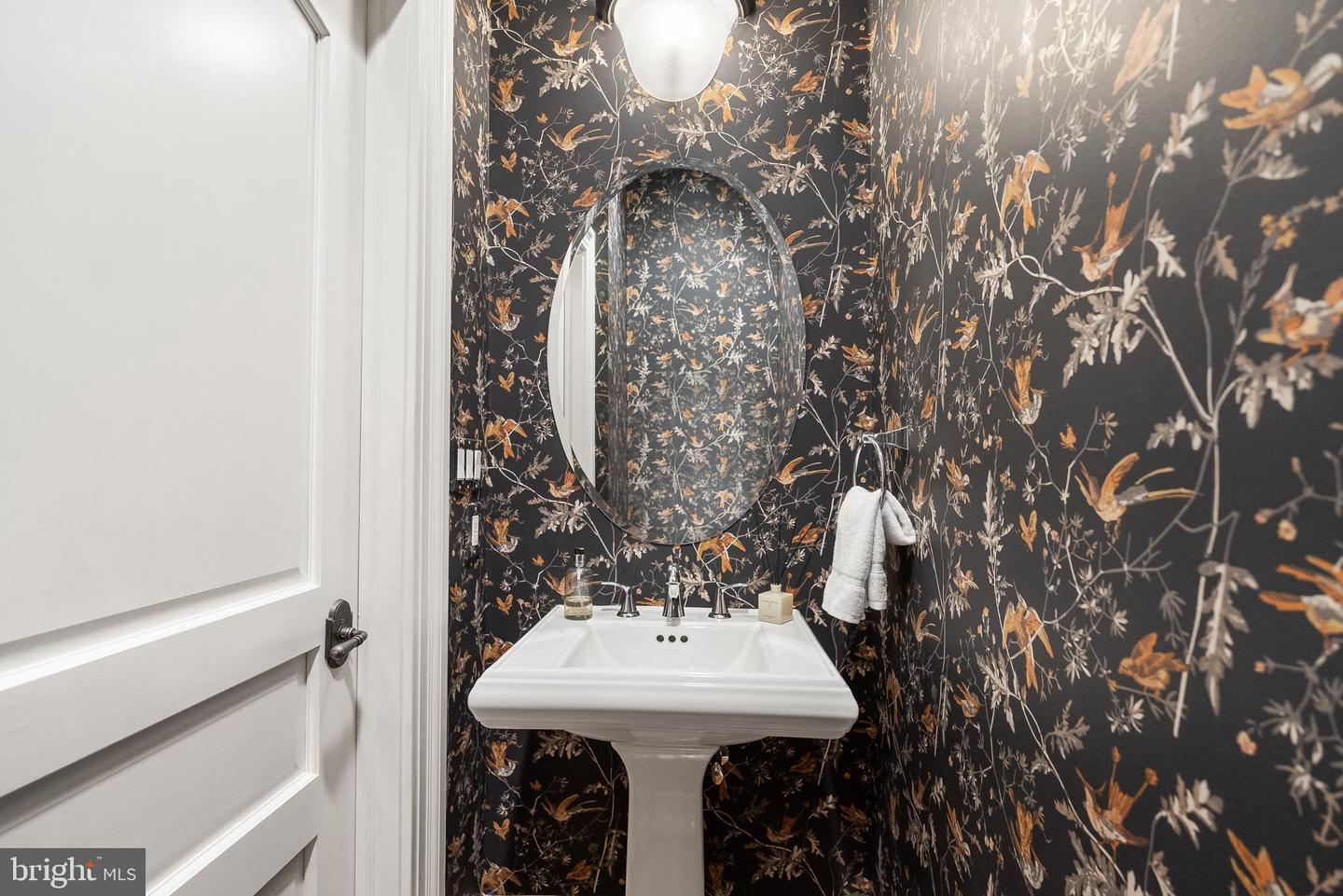 3515 PORTER ST NW, WASHINGTON, District Of Columbia 20016, 5 Bedrooms Bedrooms, ,4 BathroomsBathrooms,Residential,For sale,3515 PORTER ST NW,DCDC2211878 MLS # DCDC2211878
