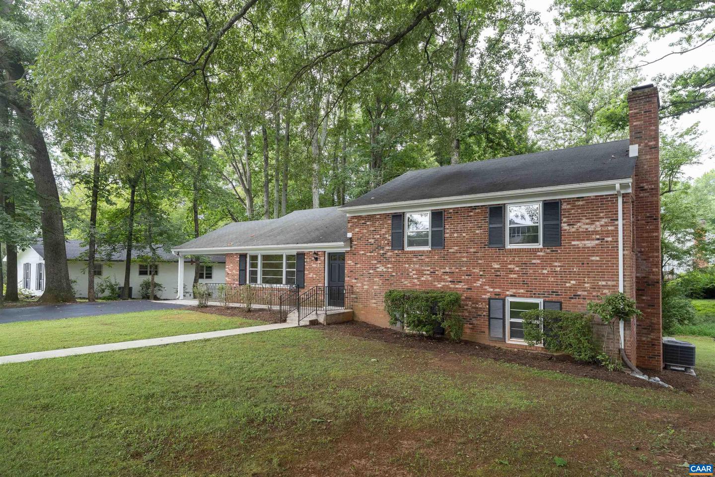 511 BERWICK CT, CHARLOTTESVILLE, Virginia 22901, 4 Bedrooms Bedrooms, ,3 BathroomsBathrooms,Residential,For sale,511 BERWICK CT,667084 MLS # 667084