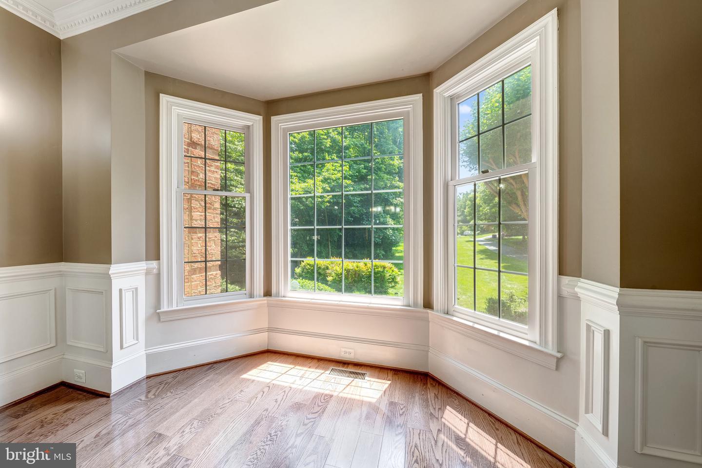 12390 FALKIRK DR, FAIRFAX, Virginia 22033, 5 Bedrooms Bedrooms, ,4 BathroomsBathrooms,Residential,For sale,12390 FALKIRK DR,VAFX2235416 MLS # VAFX2235416