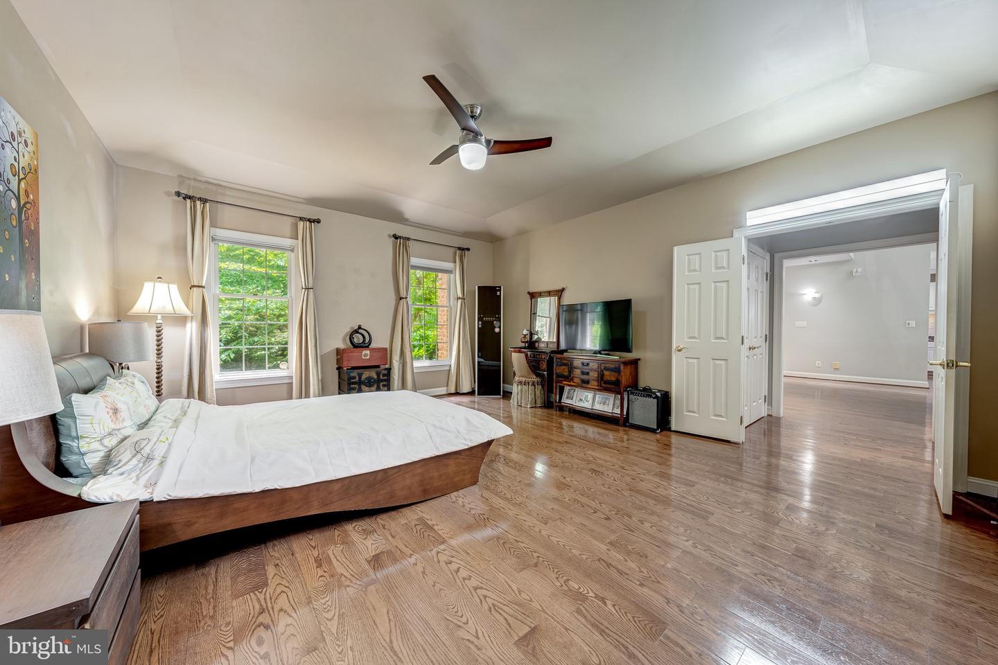 12390 FALKIRK DR, FAIRFAX, Virginia 22033, 5 Bedrooms Bedrooms, ,4 BathroomsBathrooms,Residential,For sale,12390 FALKIRK DR,VAFX2235416 MLS # VAFX2235416