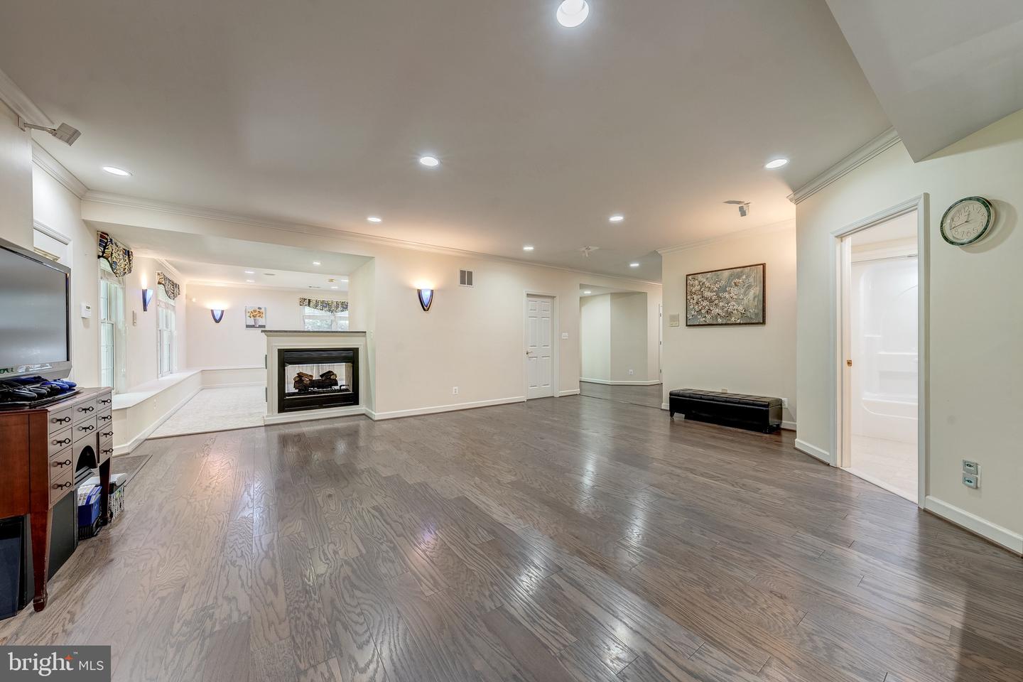 12390 FALKIRK DR, FAIRFAX, Virginia 22033, 5 Bedrooms Bedrooms, ,4 BathroomsBathrooms,Residential,For sale,12390 FALKIRK DR,VAFX2235416 MLS # VAFX2235416
