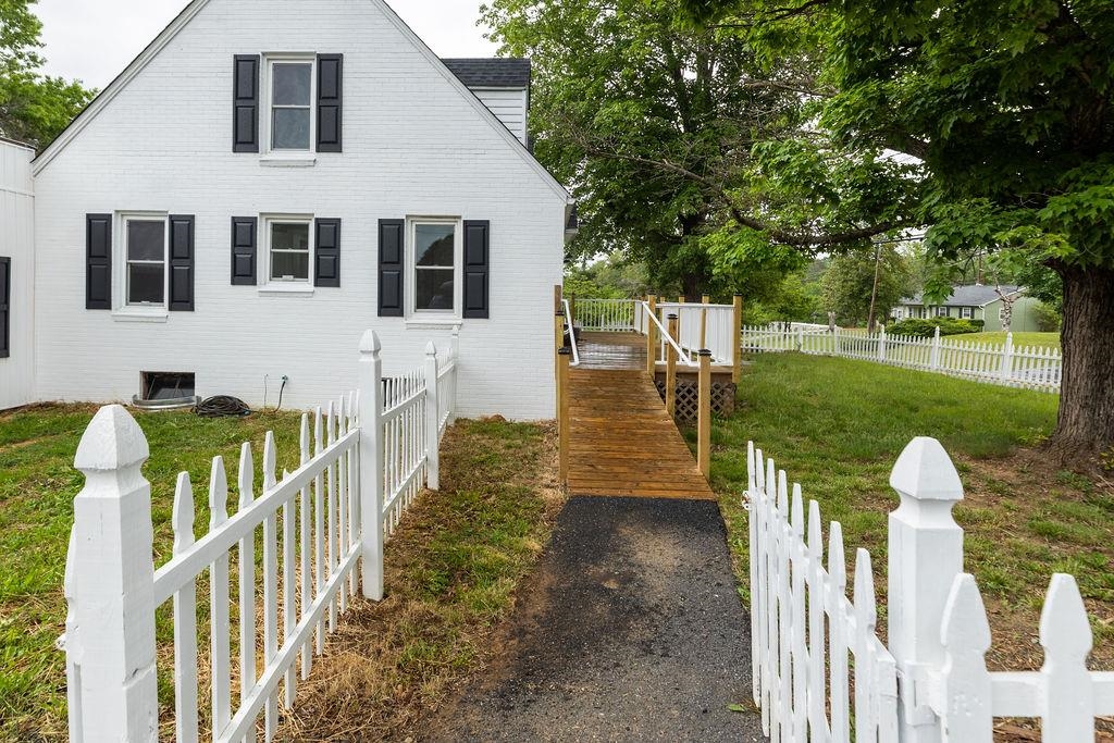 14372 S EAST SIDE HWY, GROTTOES, Virginia 24401, 4 Bedrooms Bedrooms, ,2 BathroomsBathrooms,Residential,14372 S EAST SIDE HWY,664492 MLS # 664492