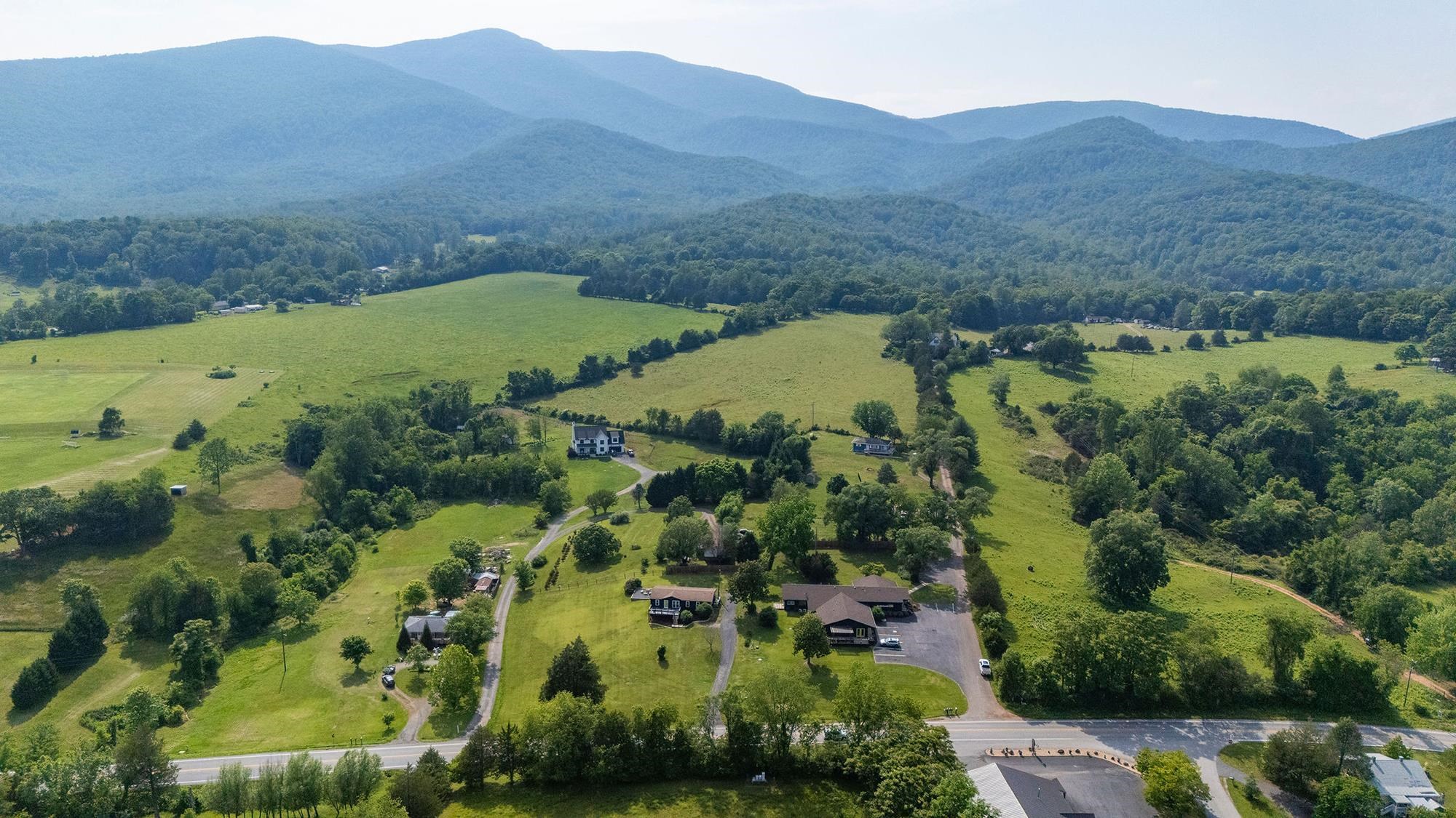 7825 ROCKFISH VALLEY HWY, AFTON, Virginia 22920, 3 Bedrooms Bedrooms, ,2 BathroomsBathrooms,Residential,7825 ROCKFISH VALLEY HWY,666113 MLS # 666113