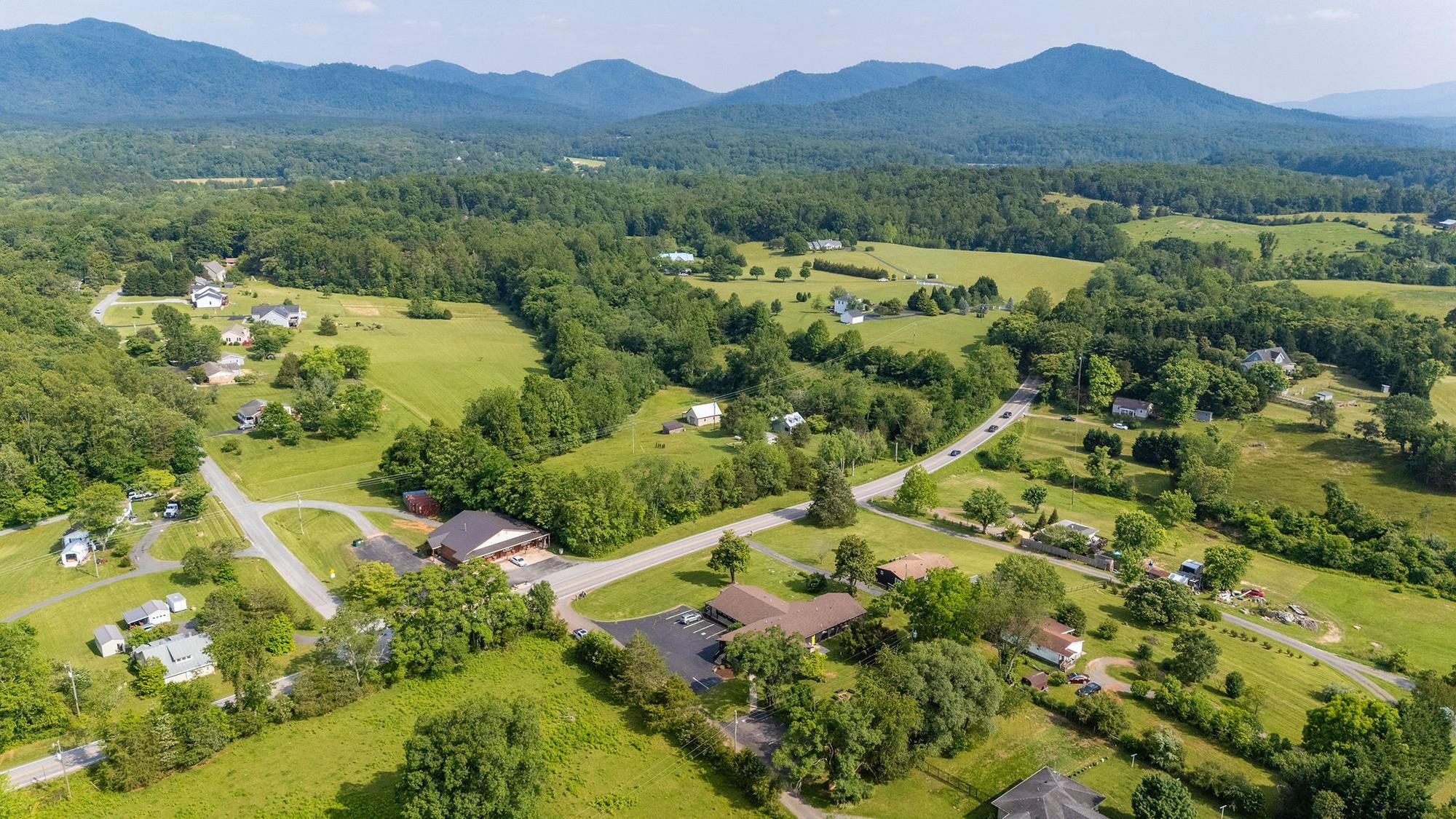 7825 ROCKFISH VALLEY HWY, AFTON, Virginia 22920, 3 Bedrooms Bedrooms, ,2 BathroomsBathrooms,Residential,7825 ROCKFISH VALLEY HWY,666113 MLS # 666113