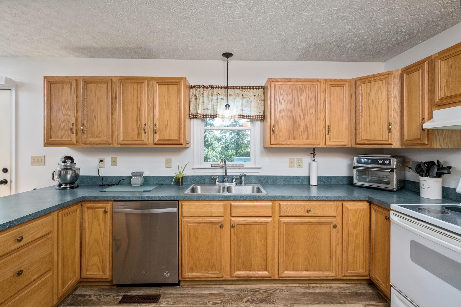 2226 EAST SIDE HWY, CRIMORA, Virginia 24431, 3 Bedrooms Bedrooms, ,2 BathroomsBathrooms,Residential,2226 EAST SIDE HWY,667107 MLS # 667107