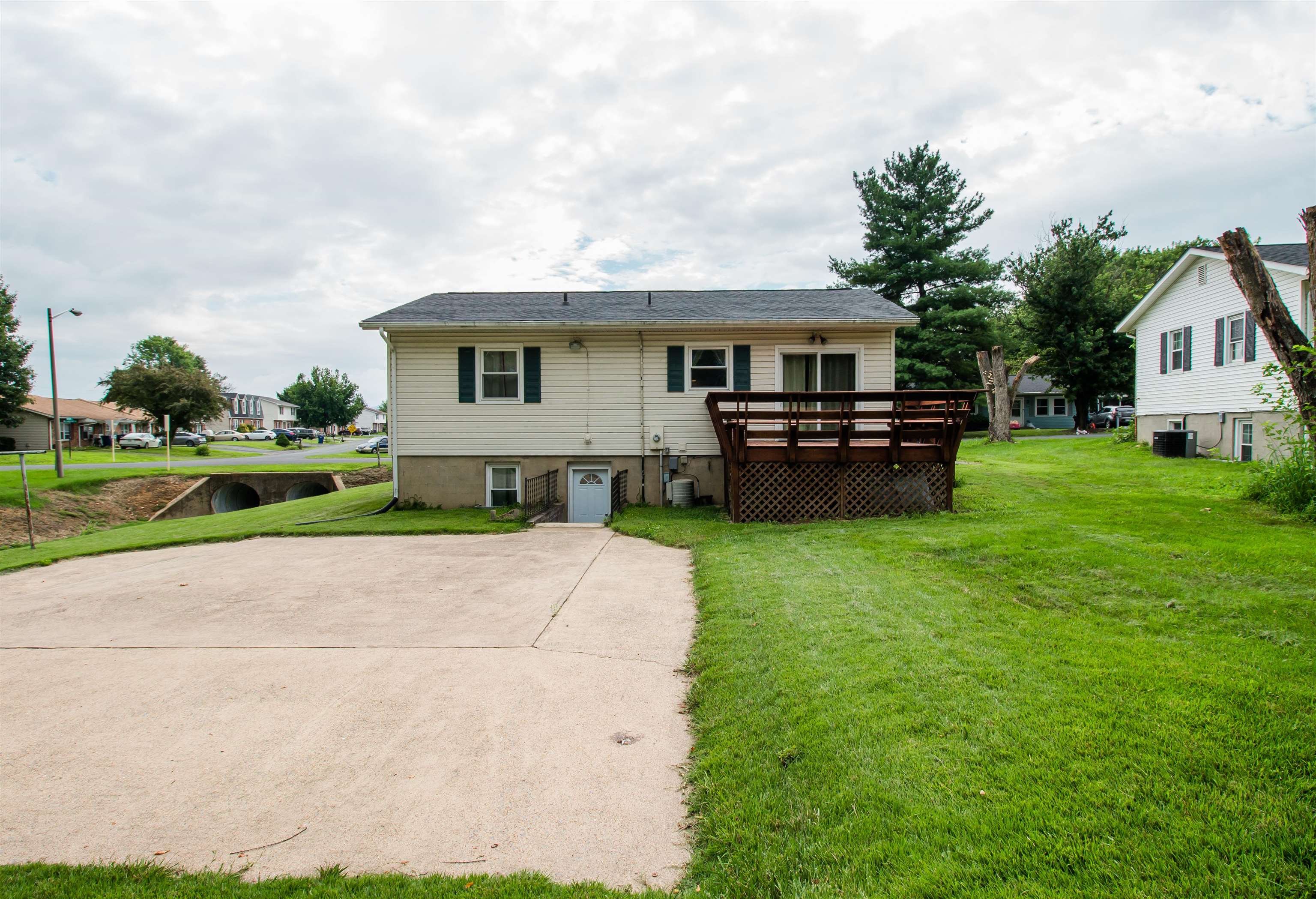 320 WILLIAMSPORT RD, TIMBERVILLE, Virginia 22853, 3 Bedrooms Bedrooms, ,1 BathroomBathrooms,Residential,320 WILLIAMSPORT RD,667109 MLS # 667109