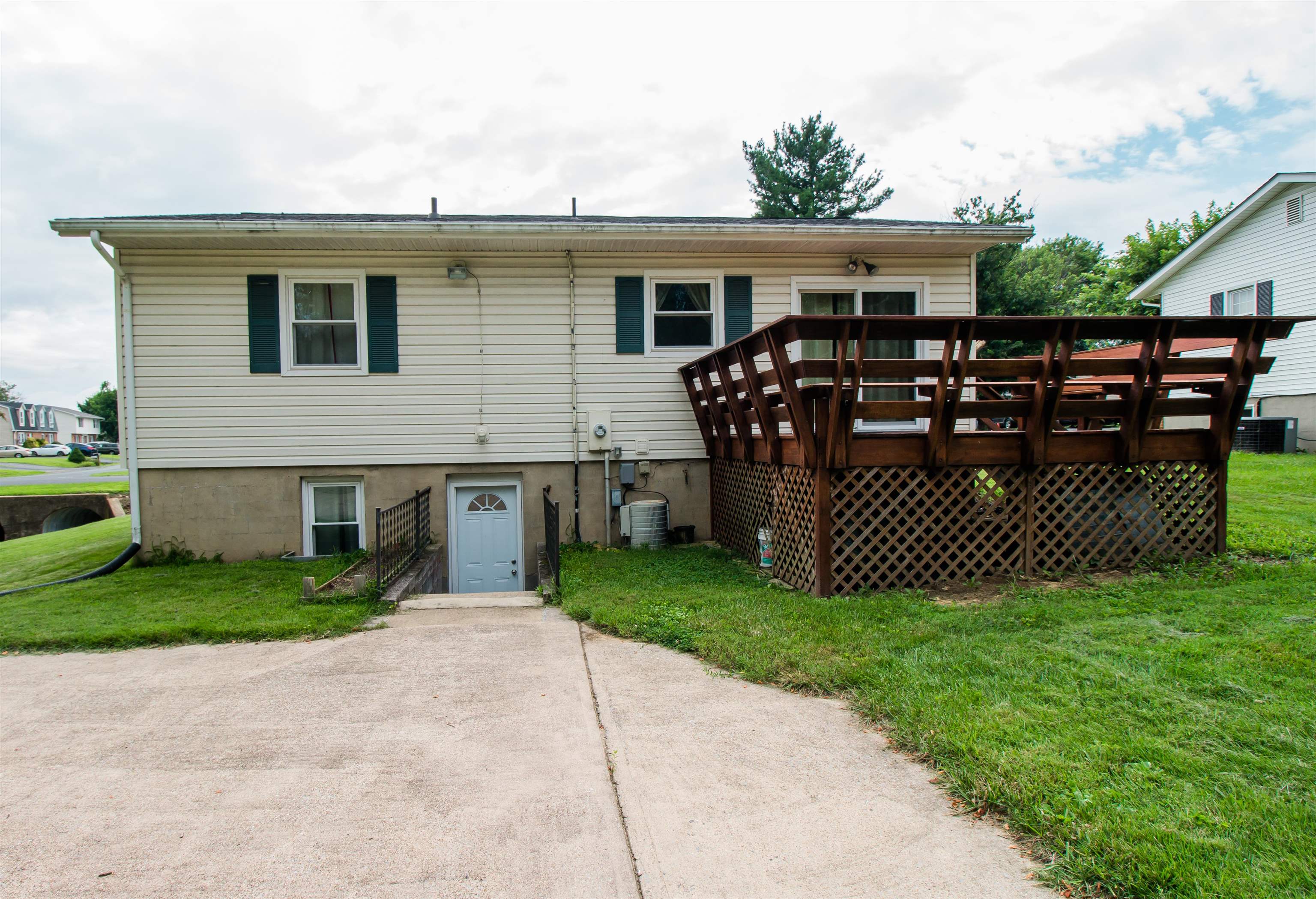 320 WILLIAMSPORT RD, TIMBERVILLE, Virginia 22853, 3 Bedrooms Bedrooms, ,1 BathroomBathrooms,Residential,320 WILLIAMSPORT RD,667109 MLS # 667109