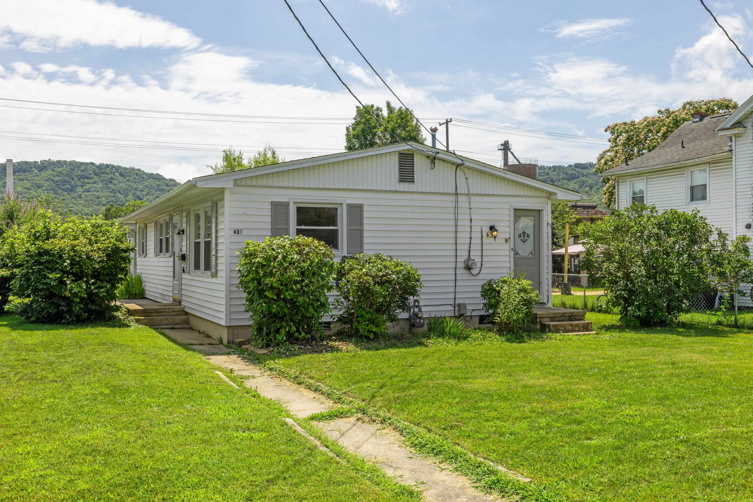 432 ARCH AVE, WAYNESBORO, Virginia 22980, 3 Bedrooms Bedrooms, ,1 BathroomBathrooms,Residential,432 ARCH AVE,667114 MLS # 667114