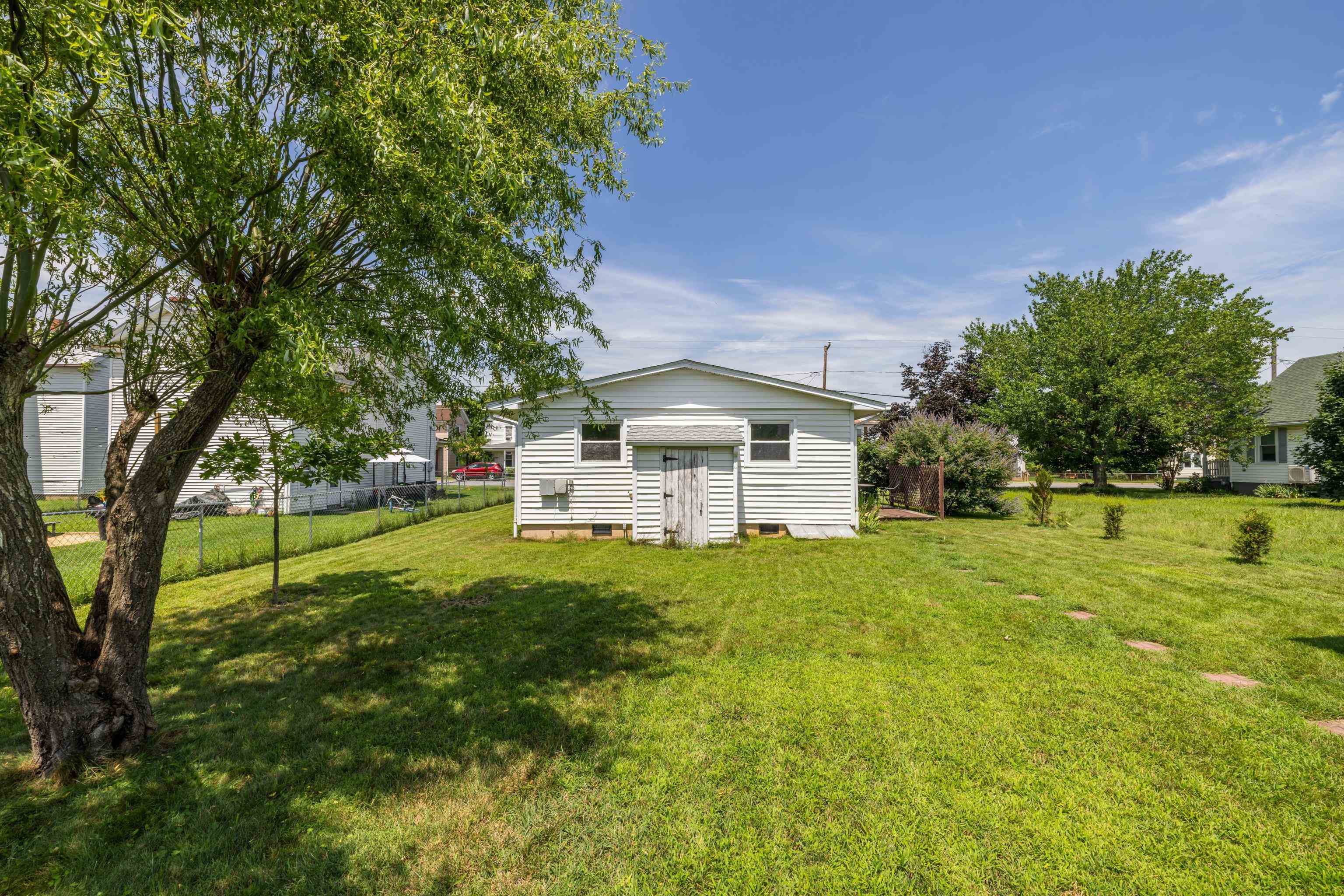 432 ARCH AVE, WAYNESBORO, Virginia 22980, 3 Bedrooms Bedrooms, ,1 BathroomBathrooms,Residential,432 ARCH AVE,667114 MLS # 667114