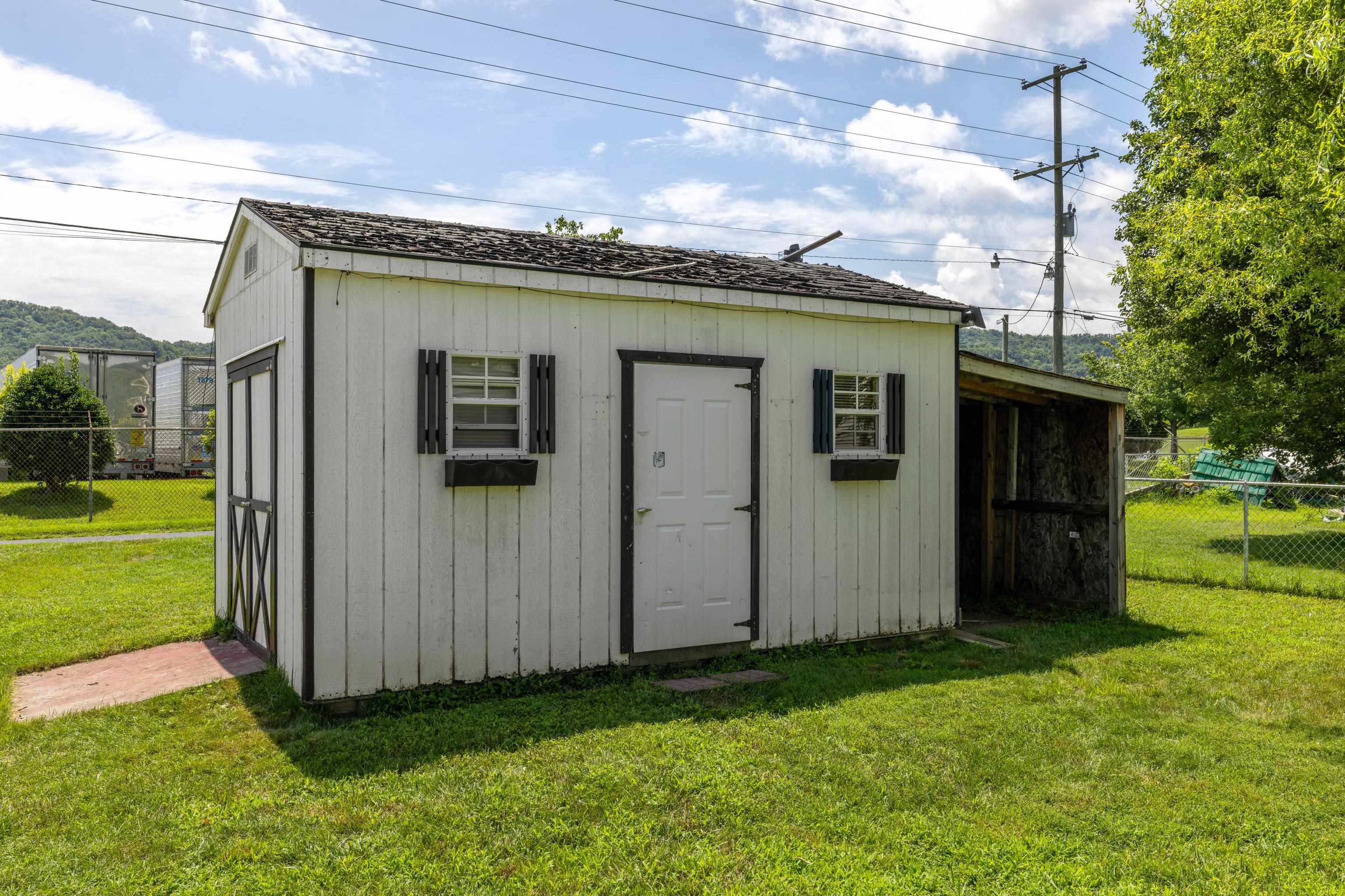 432 ARCH AVE, WAYNESBORO, Virginia 22980, 3 Bedrooms Bedrooms, ,1 BathroomBathrooms,Residential,432 ARCH AVE,667114 MLS # 667114