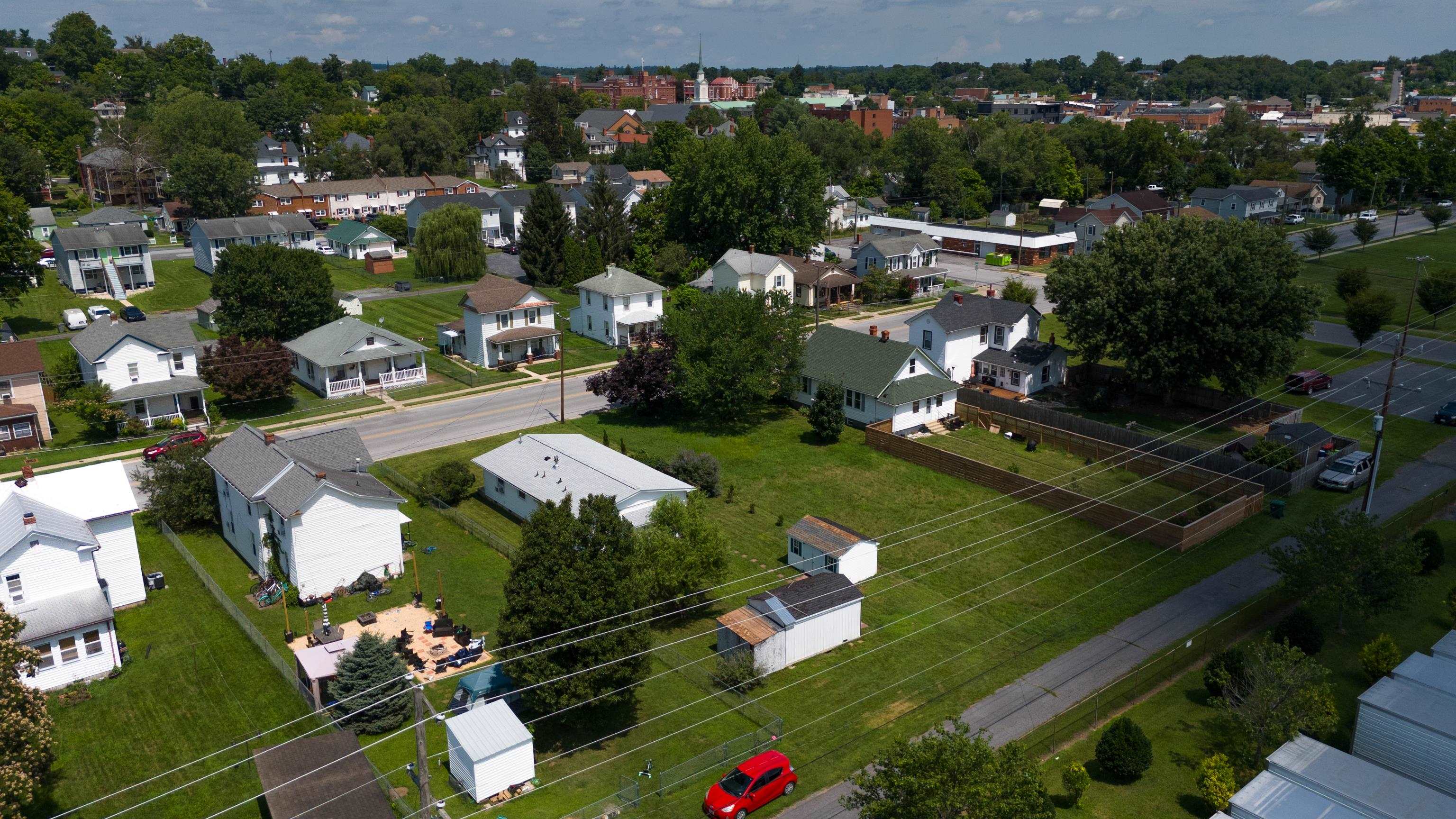 432 ARCH AVE, WAYNESBORO, Virginia 22980, 3 Bedrooms Bedrooms, ,1 BathroomBathrooms,Residential,432 ARCH AVE,667114 MLS # 667114