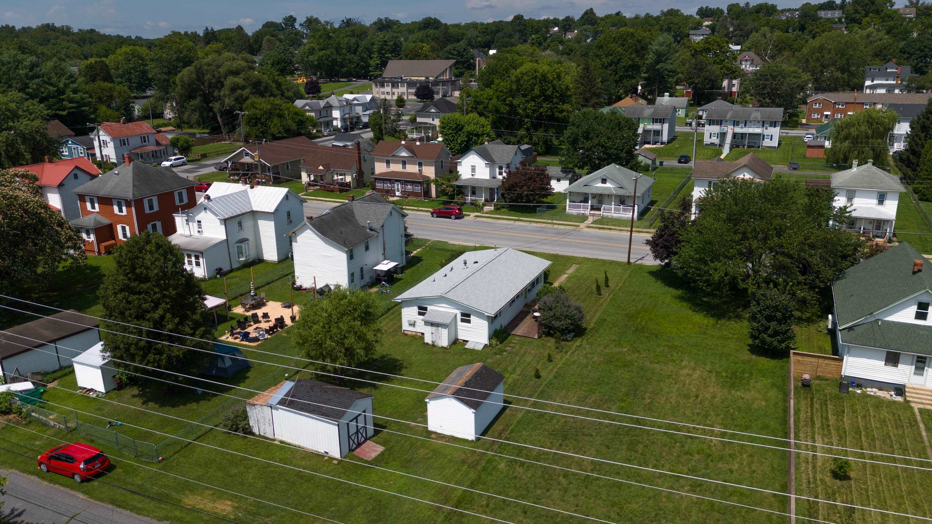 432 ARCH AVE, WAYNESBORO, Virginia 22980, 3 Bedrooms Bedrooms, ,1 BathroomBathrooms,Residential,432 ARCH AVE,667114 MLS # 667114