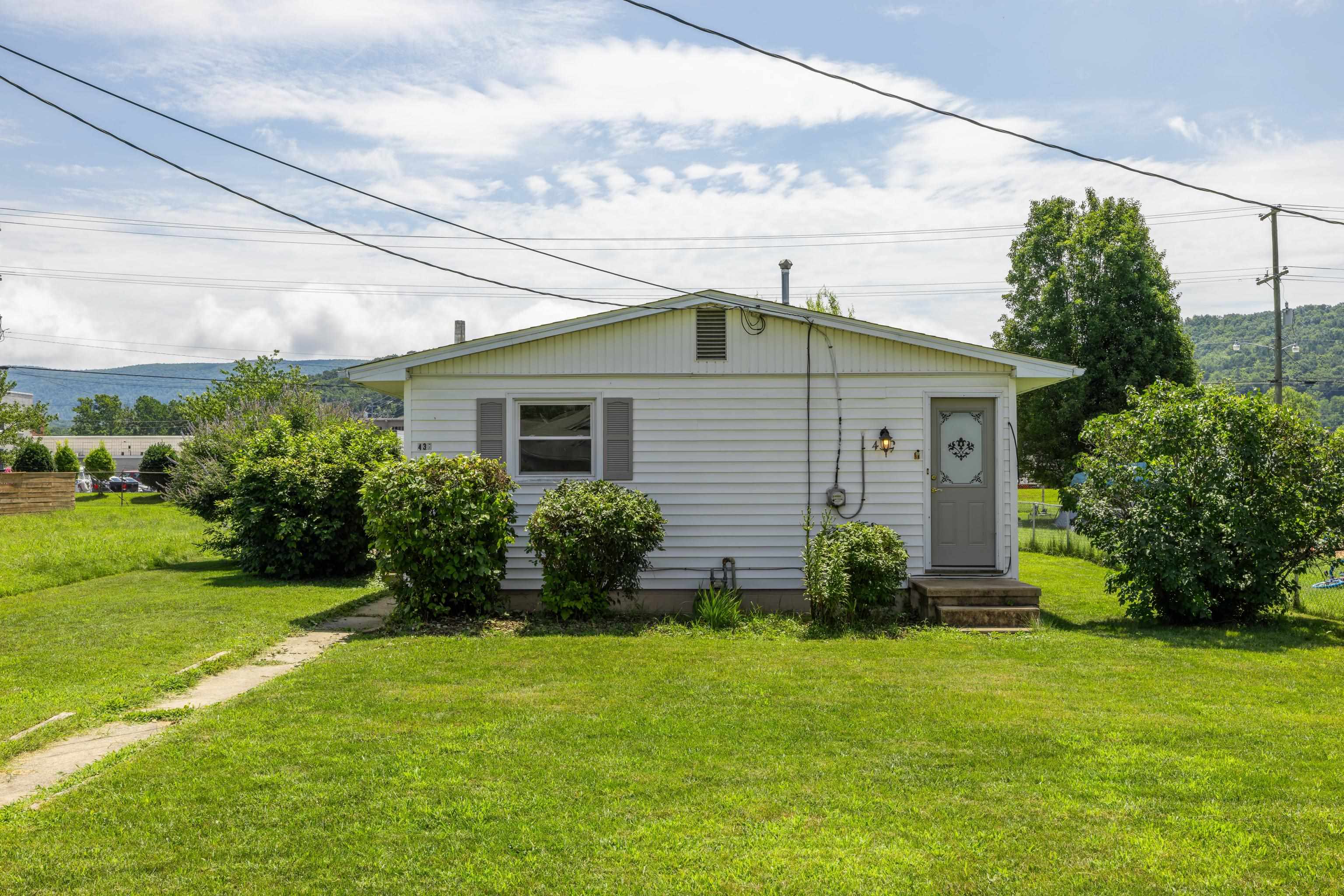 432 ARCH AVE, WAYNESBORO, Virginia 22980, 3 Bedrooms Bedrooms, ,1 BathroomBathrooms,Residential,432 ARCH AVE,667114 MLS # 667114
