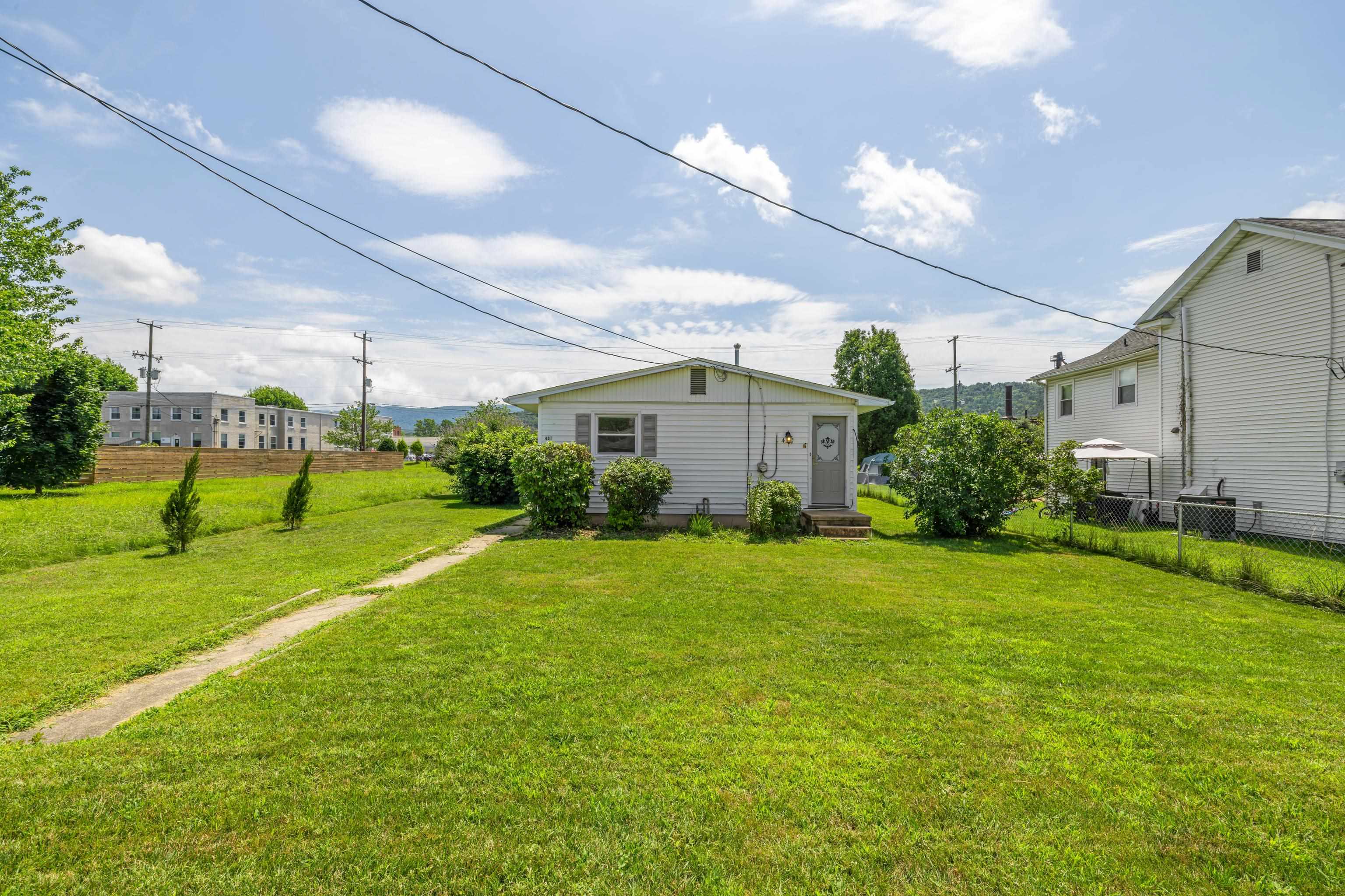 432 ARCH AVE, WAYNESBORO, Virginia 22980, 3 Bedrooms Bedrooms, ,1 BathroomBathrooms,Residential,432 ARCH AVE,667114 MLS # 667114