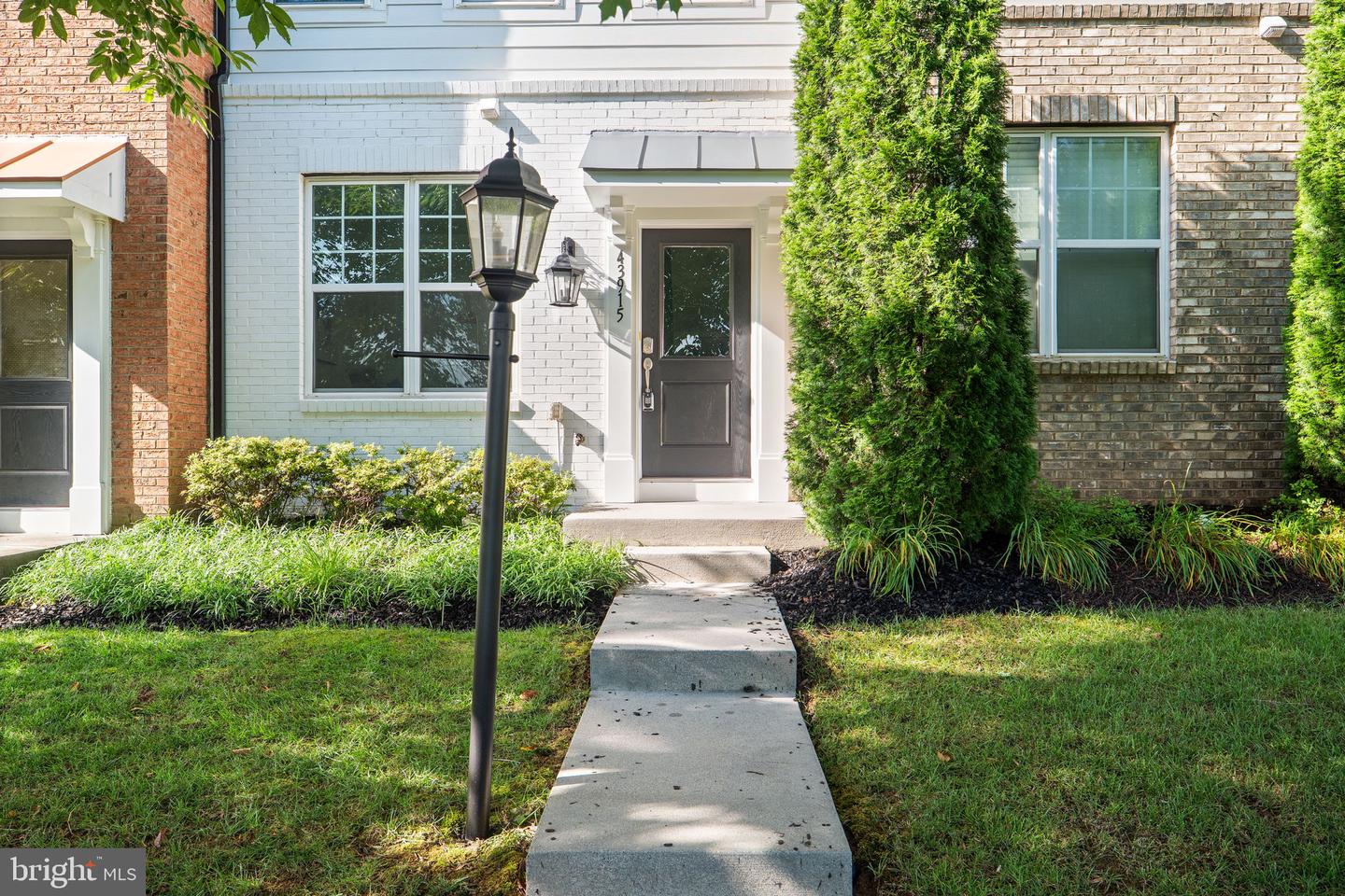 43915 EASTGATE VIEW DR, CHANTILLY, Virginia 20152, 3 Bedrooms Bedrooms, ,2 BathroomsBathrooms,Residential,For sale,43915 EASTGATE VIEW DR,VALO2102010 MLS # VALO2102010