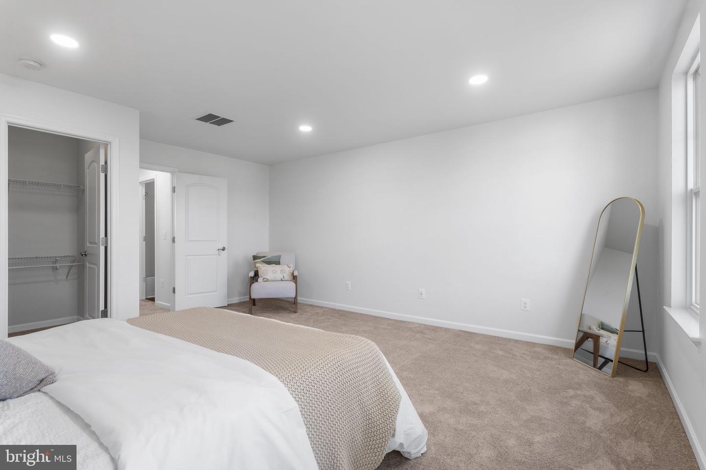 43915 EASTGATE VIEW DR, CHANTILLY, Virginia 20152, 3 Bedrooms Bedrooms, ,2 BathroomsBathrooms,Residential,For sale,43915 EASTGATE VIEW DR,VALO2102010 MLS # VALO2102010
