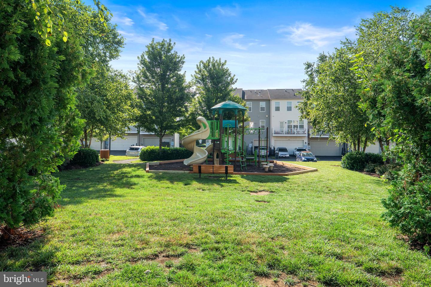 43915 EASTGATE VIEW DR, CHANTILLY, Virginia 20152, 3 Bedrooms Bedrooms, ,2 BathroomsBathrooms,Residential,For sale,43915 EASTGATE VIEW DR,VALO2102010 MLS # VALO2102010