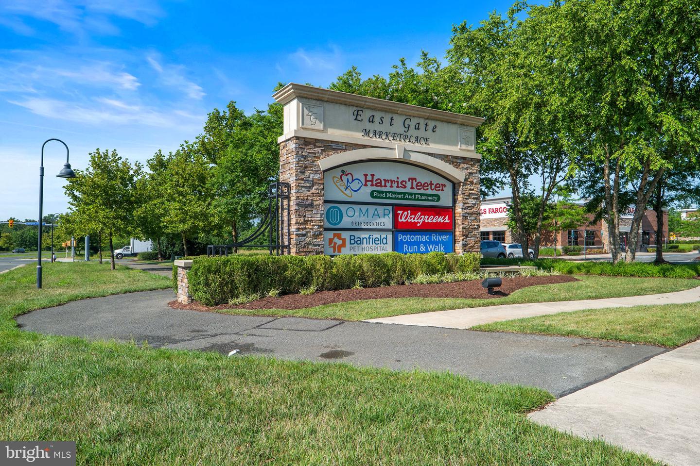 43915 EASTGATE VIEW DR, CHANTILLY, Virginia 20152, 3 Bedrooms Bedrooms, ,2 BathroomsBathrooms,Residential,For sale,43915 EASTGATE VIEW DR,VALO2102010 MLS # VALO2102010