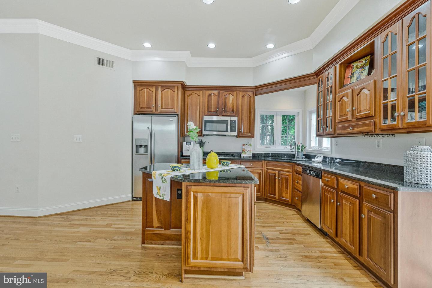 6919 WILLOW ST, FALLS CHURCH, Virginia 22046, 4 Bedrooms Bedrooms, ,4 BathroomsBathrooms,Residential,For sale,6919 WILLOW ST,VAFX2255288 MLS # VAFX2255288