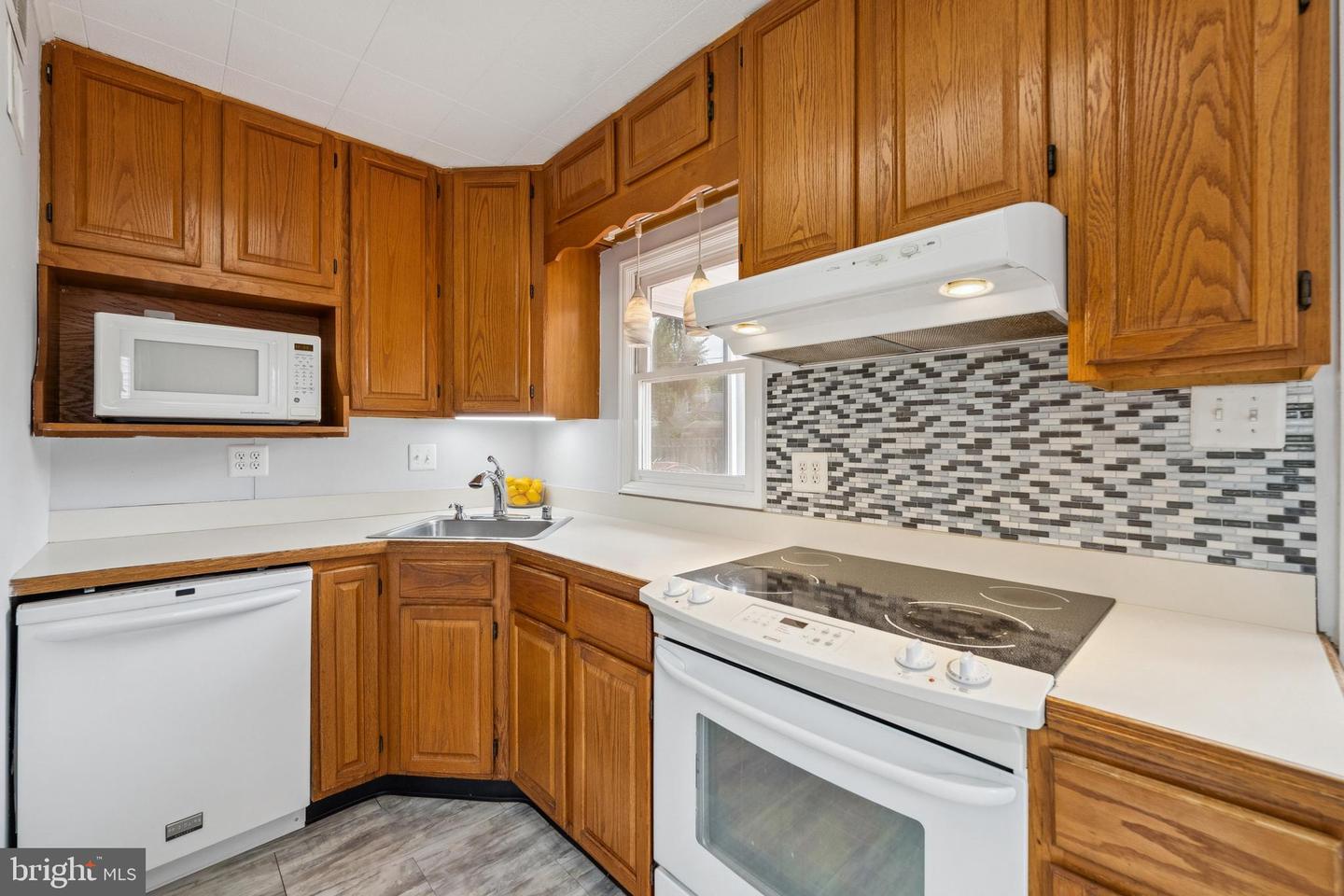 6729 WILLIAMS DR, ALEXANDRIA, Virginia 22307, 4 Bedrooms Bedrooms, 7 Rooms Rooms,1 BathroomBathrooms,Residential,For sale,6729 WILLIAMS DR,VAFX2255316 MLS # VAFX2255316