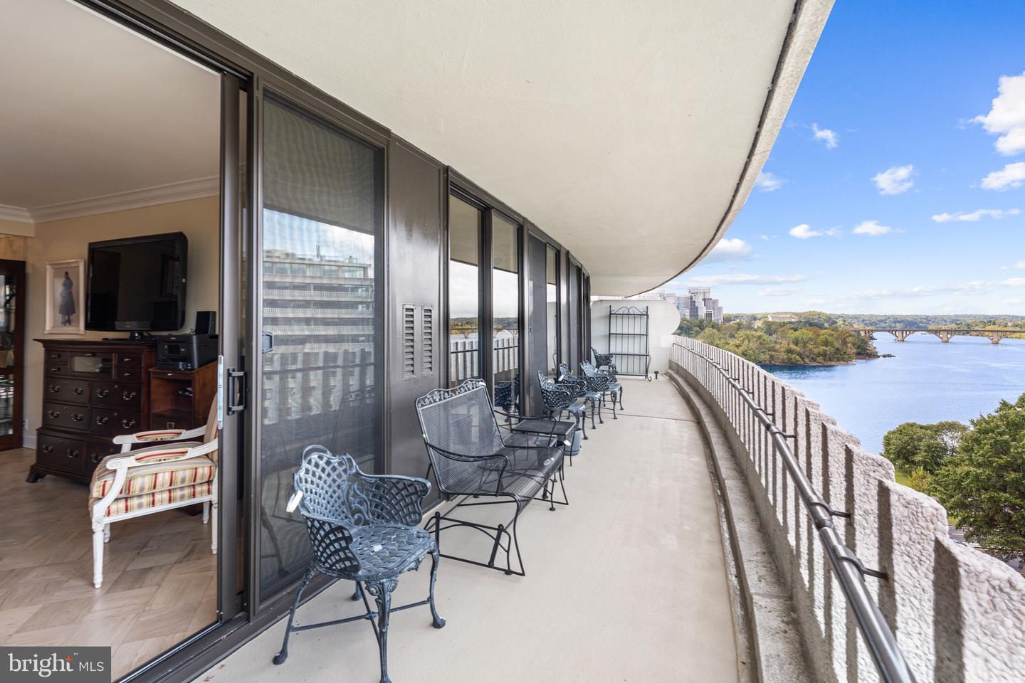 700 NEW HAMPSHIRE AVE NW #1109, WASHINGTON, District Of Columbia 20037, 1 Bedroom Bedrooms, ,1 BathroomBathrooms,Residential,For sale,700 NEW HAMPSHIRE AVE NW #1109,DCDC2211082 MLS # DCDC2211082