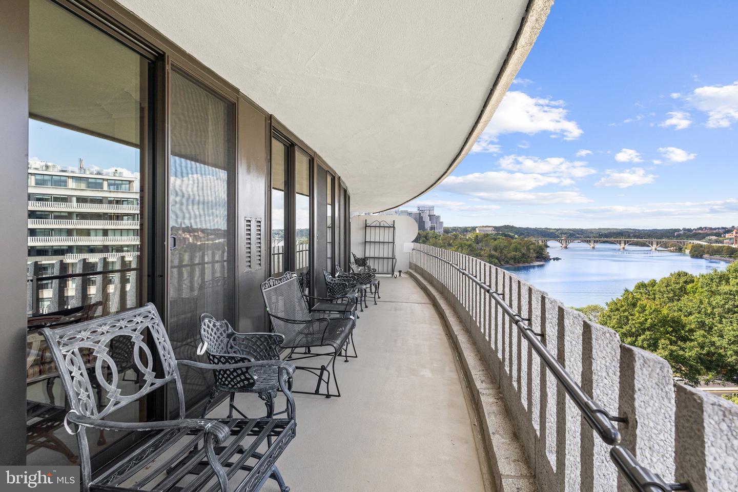 700 NEW HAMPSHIRE AVE NW #1109, WASHINGTON, District Of Columbia 20037, 1 Bedroom Bedrooms, ,1 BathroomBathrooms,Residential,For sale,700 NEW HAMPSHIRE AVE NW #1109,DCDC2211082 MLS # DCDC2211082
