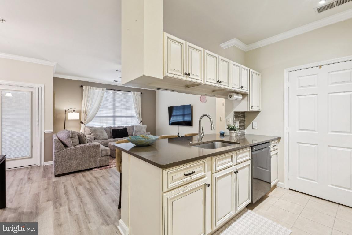 12909 CENTRE PARK CIR #107, HERNDON, Virginia 20171, 1 Bedroom Bedrooms, ,1 BathroomBathrooms,Residential,For sale,12909 CENTRE PARK CIR #107,VAFX2256218 MLS # VAFX2256218