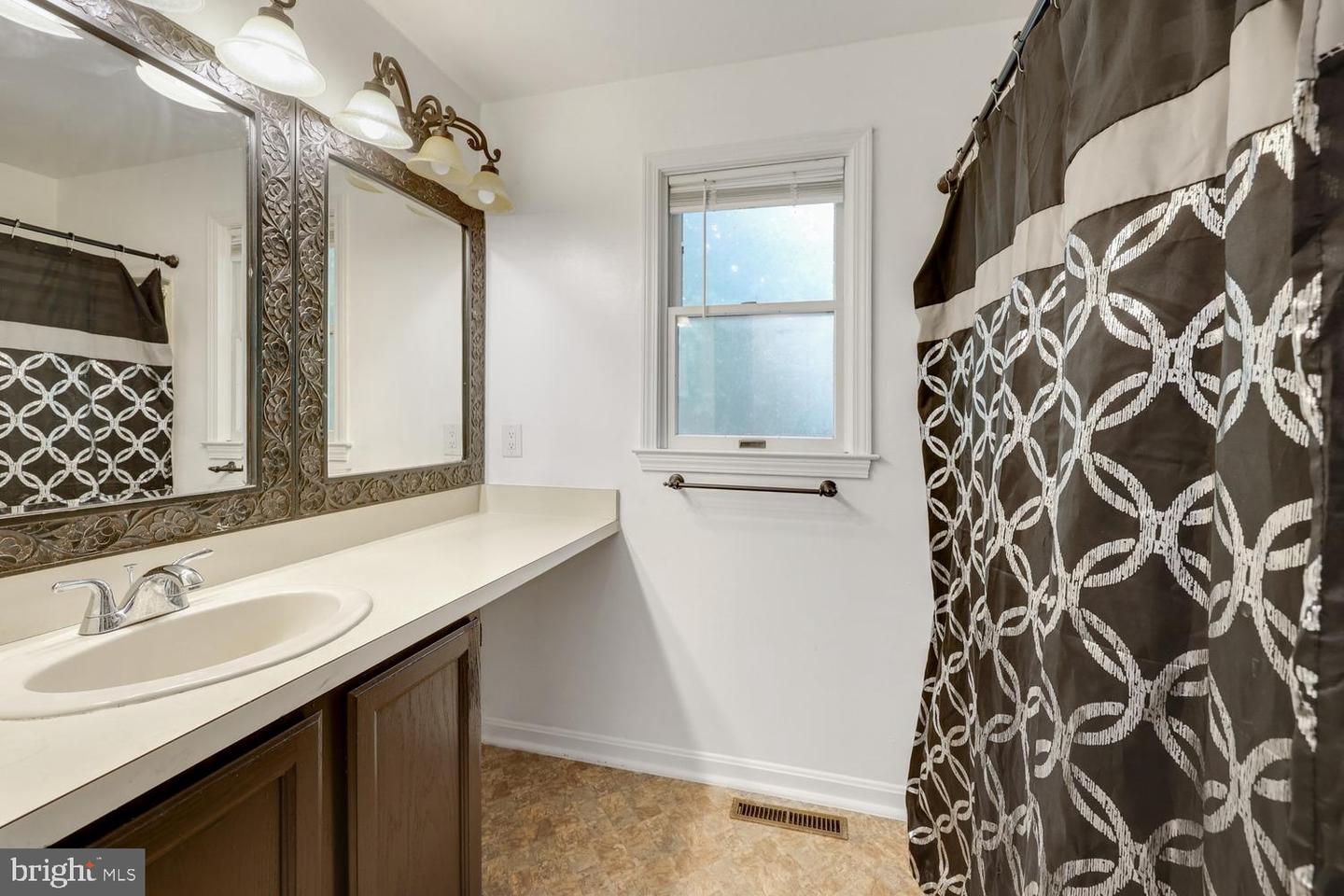 60 HIGH KNOB CT, FRONT ROYAL, Virginia 22630, 4 Bedrooms Bedrooms, ,3 BathroomsBathrooms,Residential,For sale,60 HIGH KNOB CT,VAWR2011736 MLS # VAWR2011736