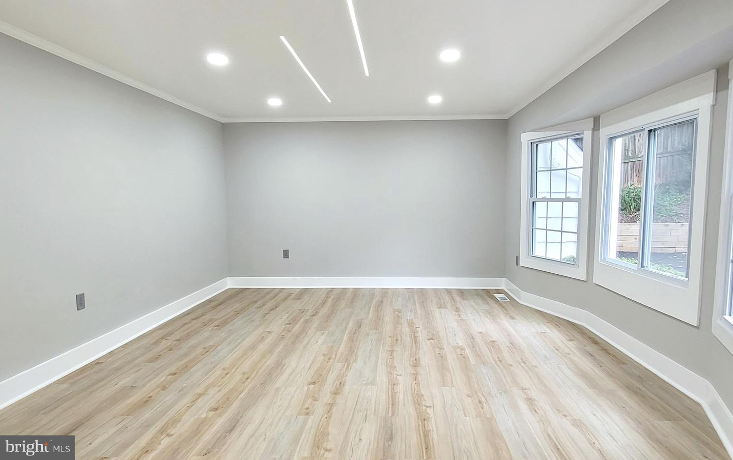 8653 WEIR ST, MANASSAS, Virginia 20110, 4 Bedrooms Bedrooms, ,2 BathroomsBathrooms,Residential,For sale,8653 WEIR ST,VAMN2009054 MLS # VAMN2009054