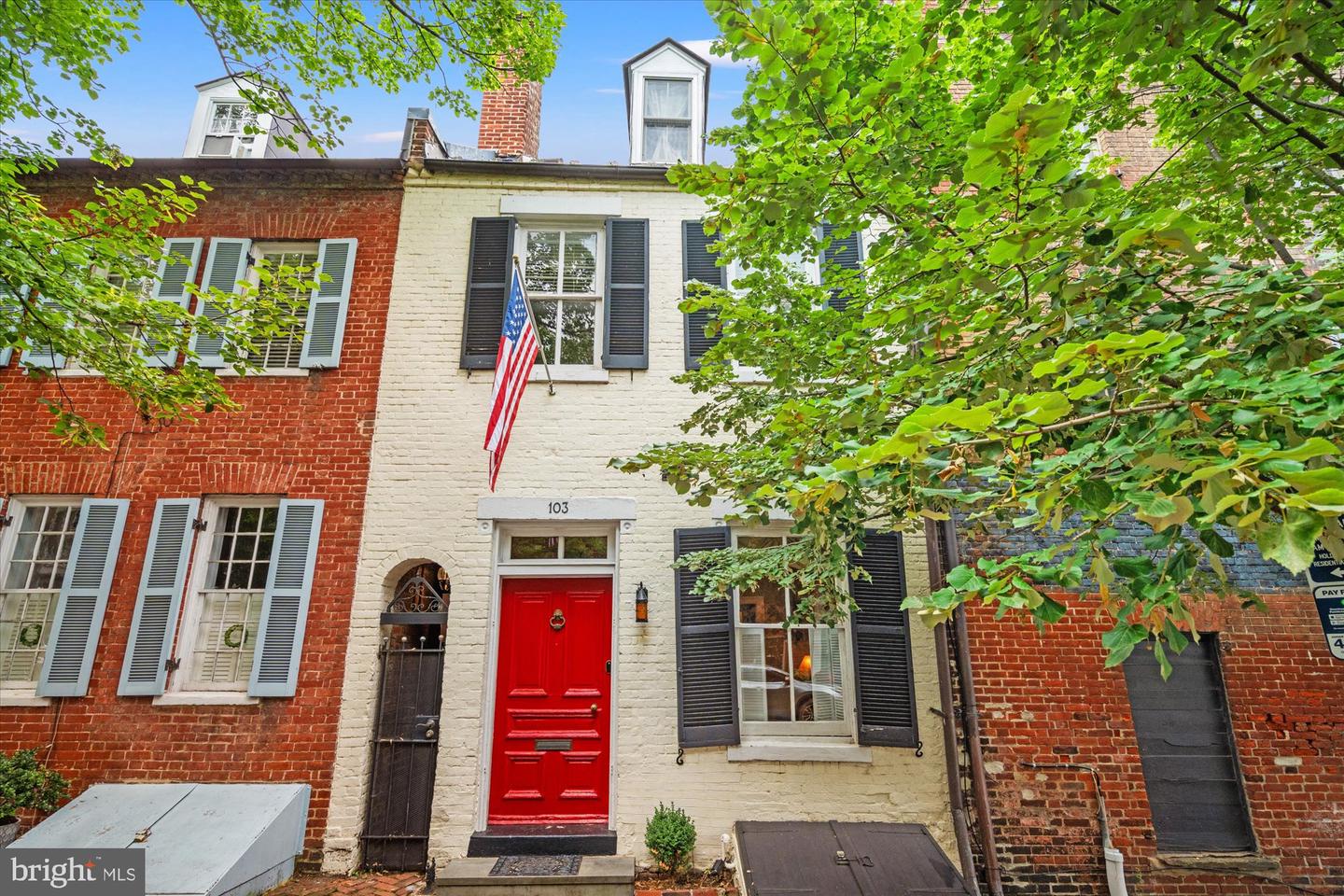103 PRINCE ST, ALEXANDRIA, Virginia 22314, 2 Bedrooms Bedrooms, ,2 BathroomsBathrooms,Residential,For sale,103 PRINCE ST,VAAX2047660 MLS # VAAX2047660