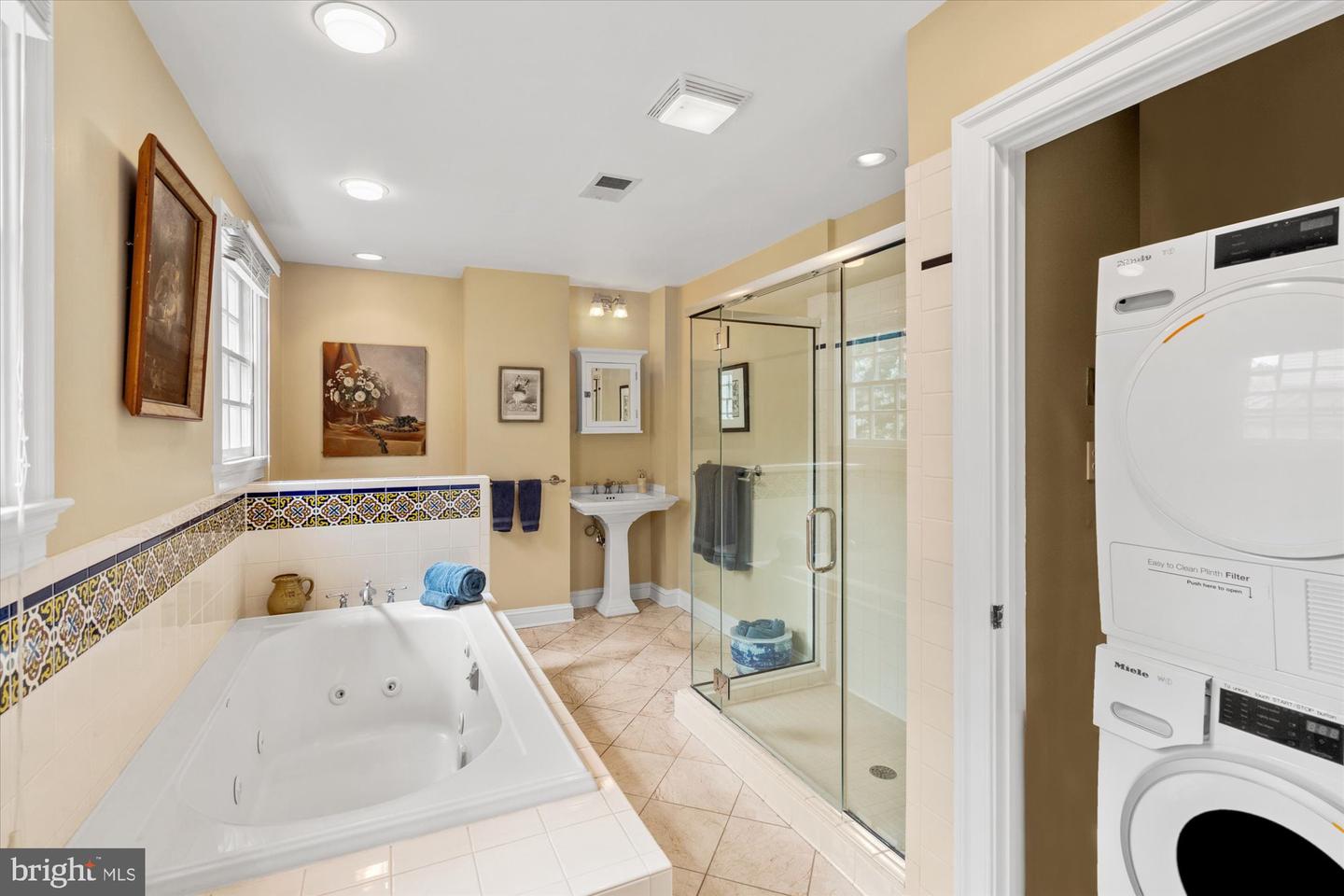 103 PRINCE ST, ALEXANDRIA, Virginia 22314, 2 Bedrooms Bedrooms, ,2 BathroomsBathrooms,Residential,For sale,103 PRINCE ST,VAAX2047660 MLS # VAAX2047660