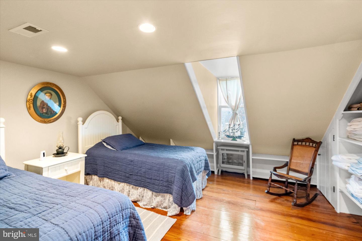 103 PRINCE ST, ALEXANDRIA, Virginia 22314, 2 Bedrooms Bedrooms, ,2 BathroomsBathrooms,Residential,For sale,103 PRINCE ST,VAAX2047660 MLS # VAAX2047660