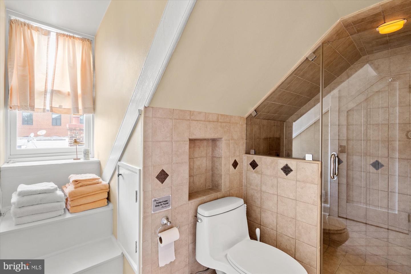 103 PRINCE ST, ALEXANDRIA, Virginia 22314, 2 Bedrooms Bedrooms, ,2 BathroomsBathrooms,Residential,For sale,103 PRINCE ST,VAAX2047660 MLS # VAAX2047660