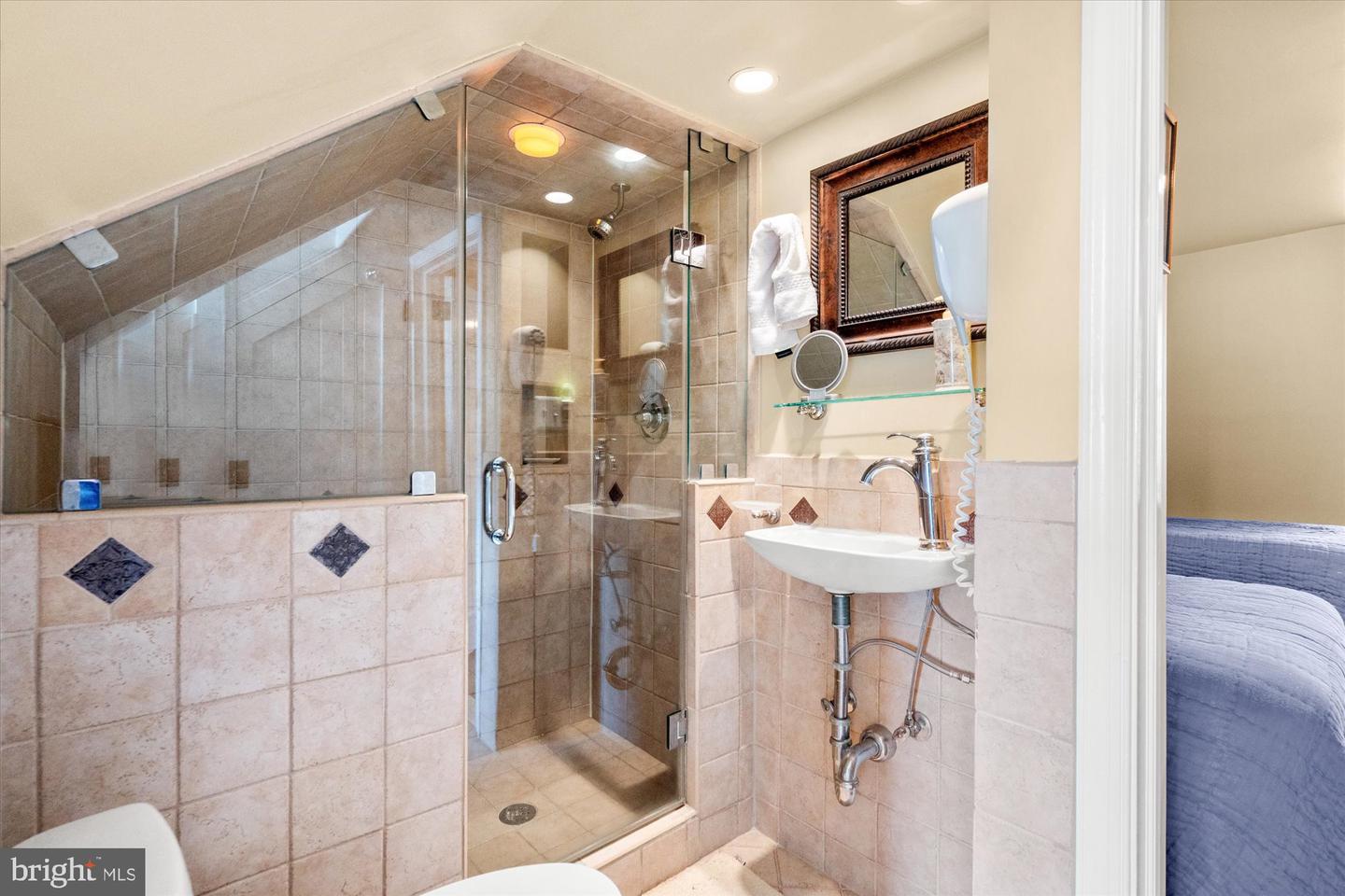 103 PRINCE ST, ALEXANDRIA, Virginia 22314, 2 Bedrooms Bedrooms, ,2 BathroomsBathrooms,Residential,For sale,103 PRINCE ST,VAAX2047660 MLS # VAAX2047660