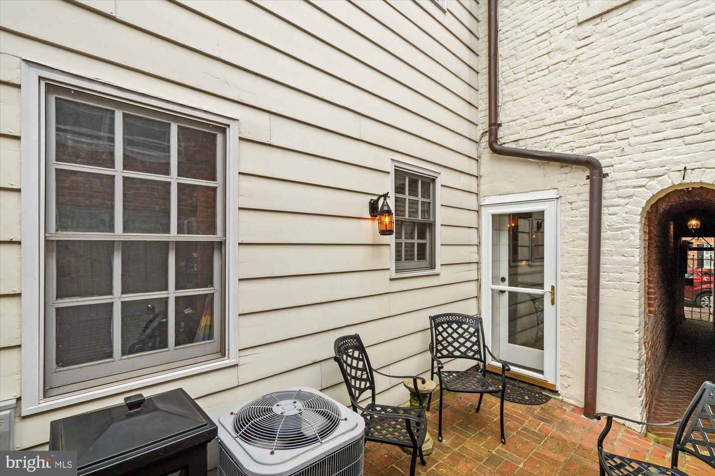 103 PRINCE ST, ALEXANDRIA, Virginia 22314, 2 Bedrooms Bedrooms, ,2 BathroomsBathrooms,Residential,For sale,103 PRINCE ST,VAAX2047660 MLS # VAAX2047660