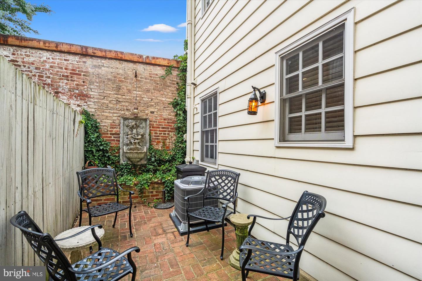 103 PRINCE ST, ALEXANDRIA, Virginia 22314, 2 Bedrooms Bedrooms, ,2 BathroomsBathrooms,Residential,For sale,103 PRINCE ST,VAAX2047660 MLS # VAAX2047660