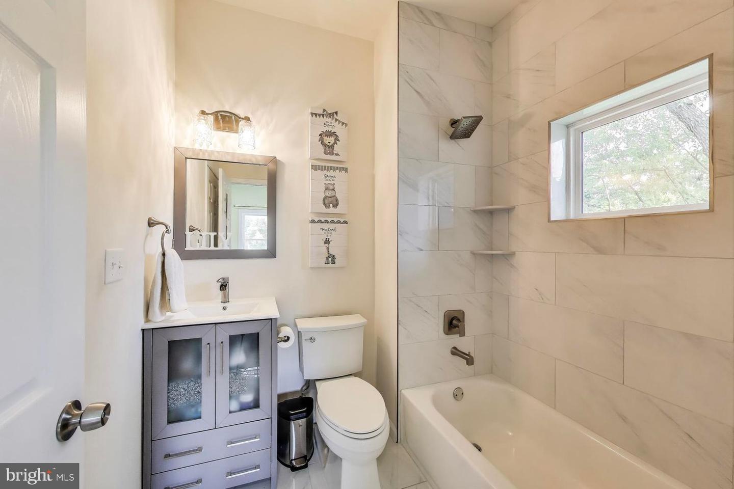 5408 DANVILLE ST, SPRINGFIELD, Virginia 22151, 5 Bedrooms Bedrooms, ,3 BathroomsBathrooms,Residential,For sale,5408 DANVILLE ST,VAFX2256482 MLS # VAFX2256482