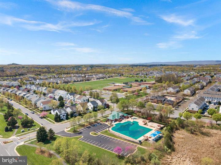 42721 CENTER ST, CHANTILLY, Virginia 20152, 4 Bedrooms Bedrooms, ,3 BathroomsBathrooms,Residential,For sale,42721 CENTER ST,VALO2102802 MLS # VALO2102802