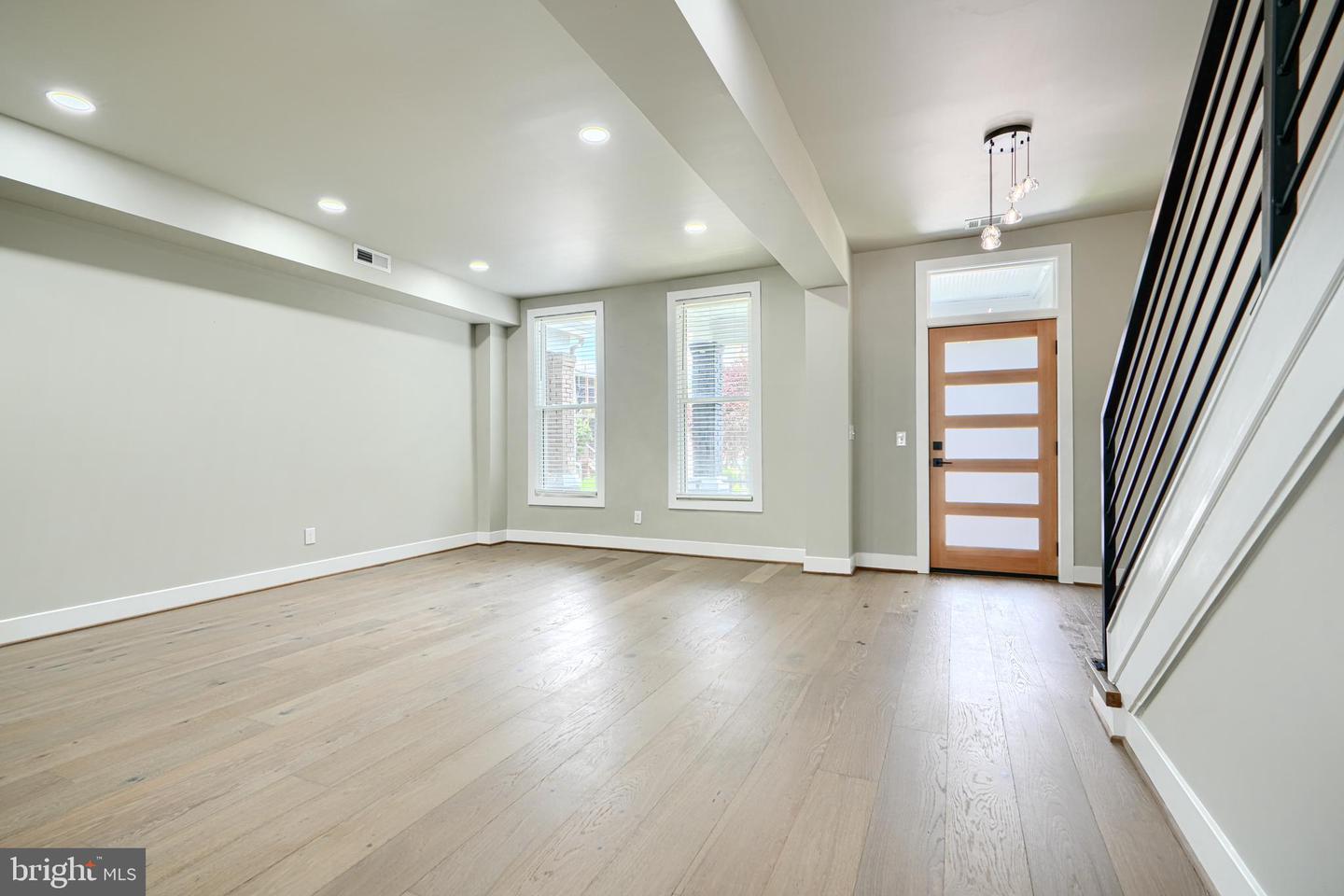 11 EVARTS ST NE, WASHINGTON, District Of Columbia 20002, 3 Bedrooms Bedrooms, 11 Rooms Rooms,3 BathroomsBathrooms,Residential,For sale,11 EVARTS ST NE,DCDC2211482 MLS # DCDC2211482
