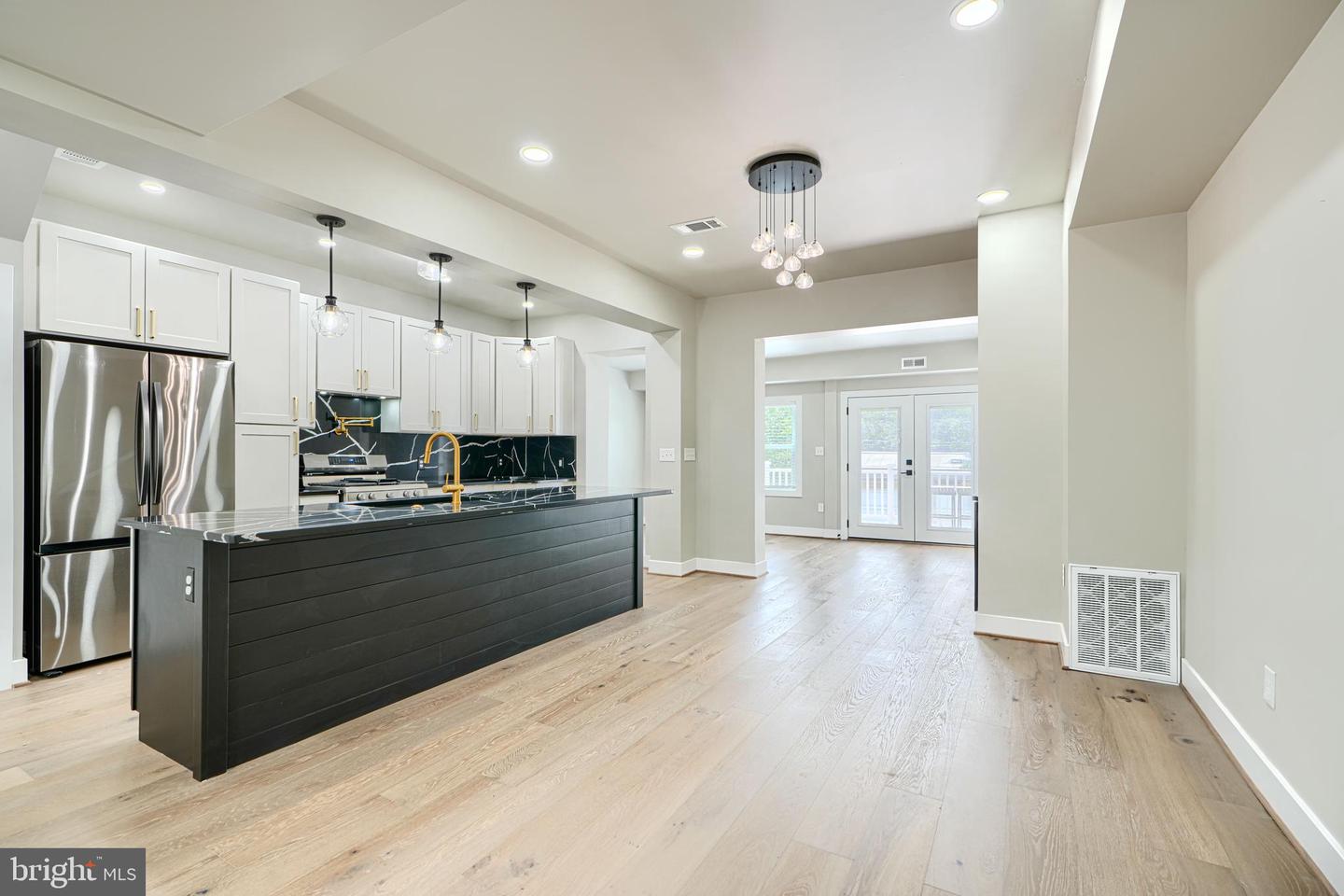 11 EVARTS ST NE, WASHINGTON, District Of Columbia 20002, 3 Bedrooms Bedrooms, 11 Rooms Rooms,3 BathroomsBathrooms,Residential,For sale,11 EVARTS ST NE,DCDC2211482 MLS # DCDC2211482