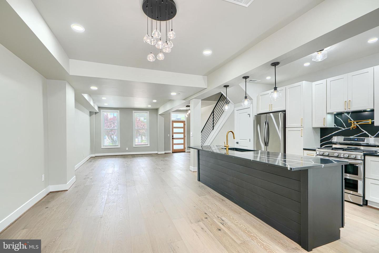 11 EVARTS ST NE, WASHINGTON, District Of Columbia 20002, 3 Bedrooms Bedrooms, 11 Rooms Rooms,3 BathroomsBathrooms,Residential,For sale,11 EVARTS ST NE,DCDC2211482 MLS # DCDC2211482