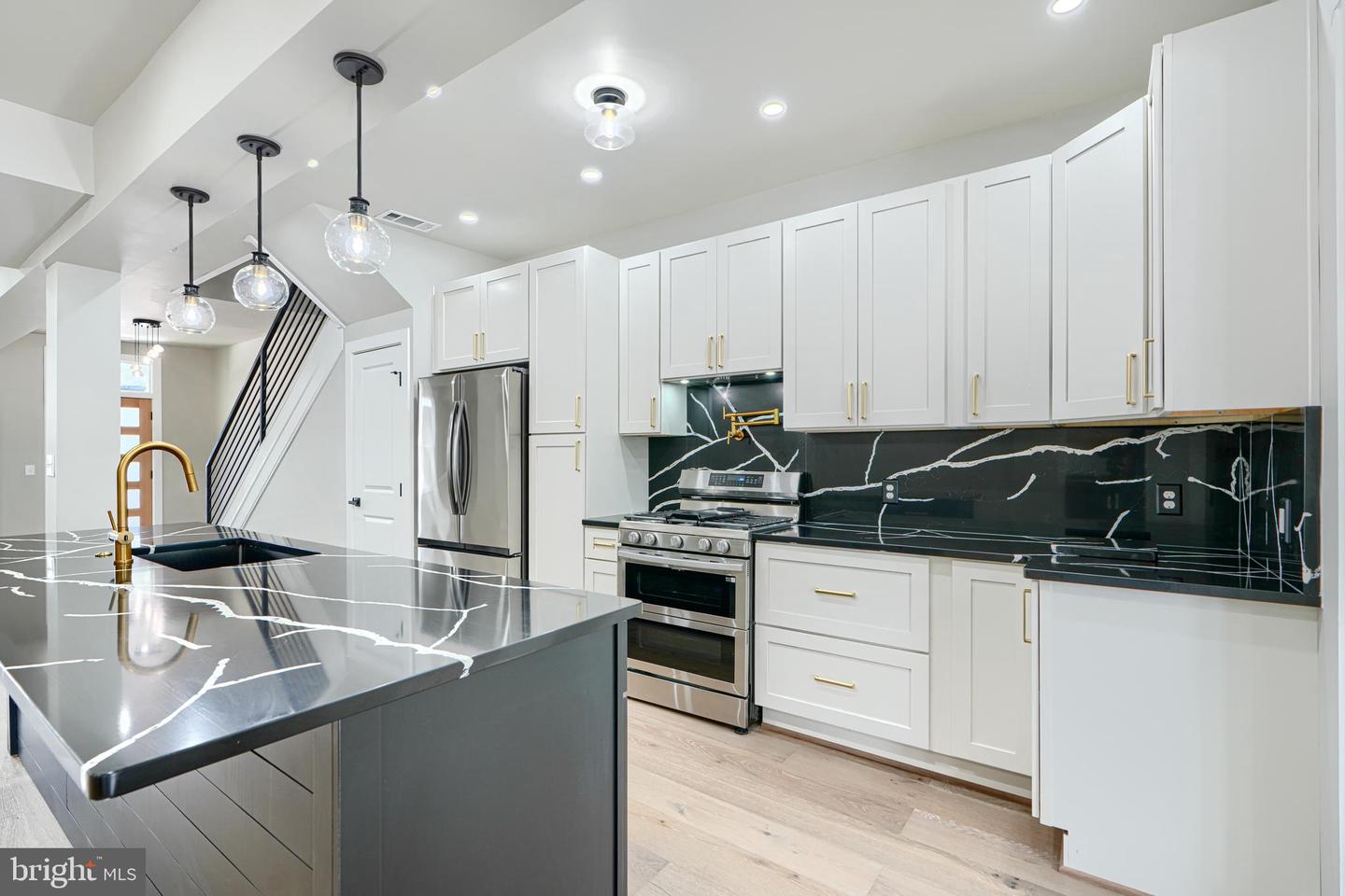 11 EVARTS ST NE, WASHINGTON, District Of Columbia 20002, 3 Bedrooms Bedrooms, 11 Rooms Rooms,3 BathroomsBathrooms,Residential,For sale,11 EVARTS ST NE,DCDC2211482 MLS # DCDC2211482